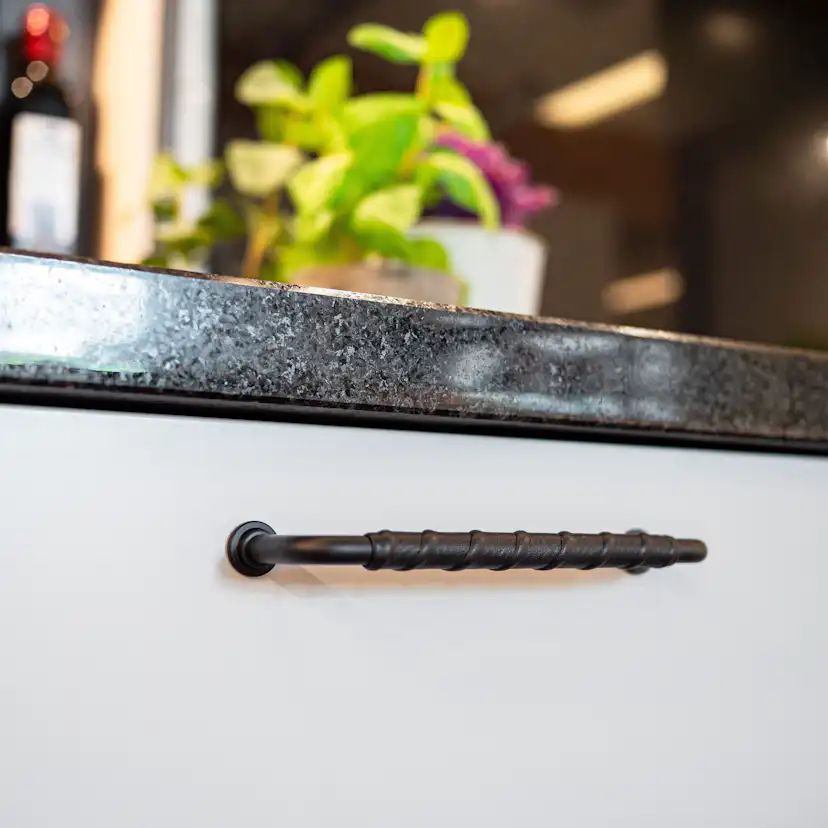 Håndtak Beslag Design 1353 Skinntrukket