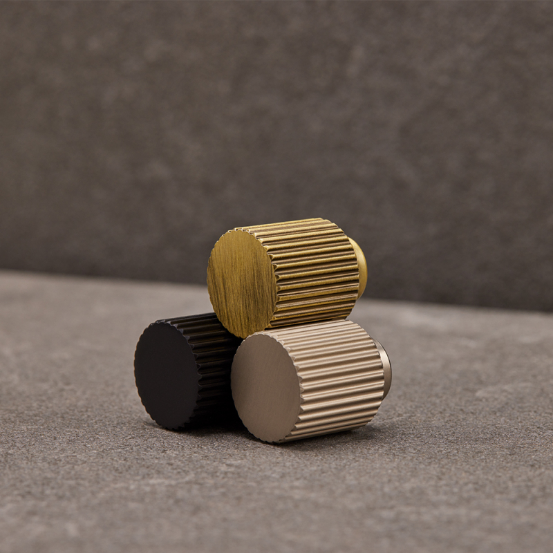Knott Beslag Design Helix Stripe
