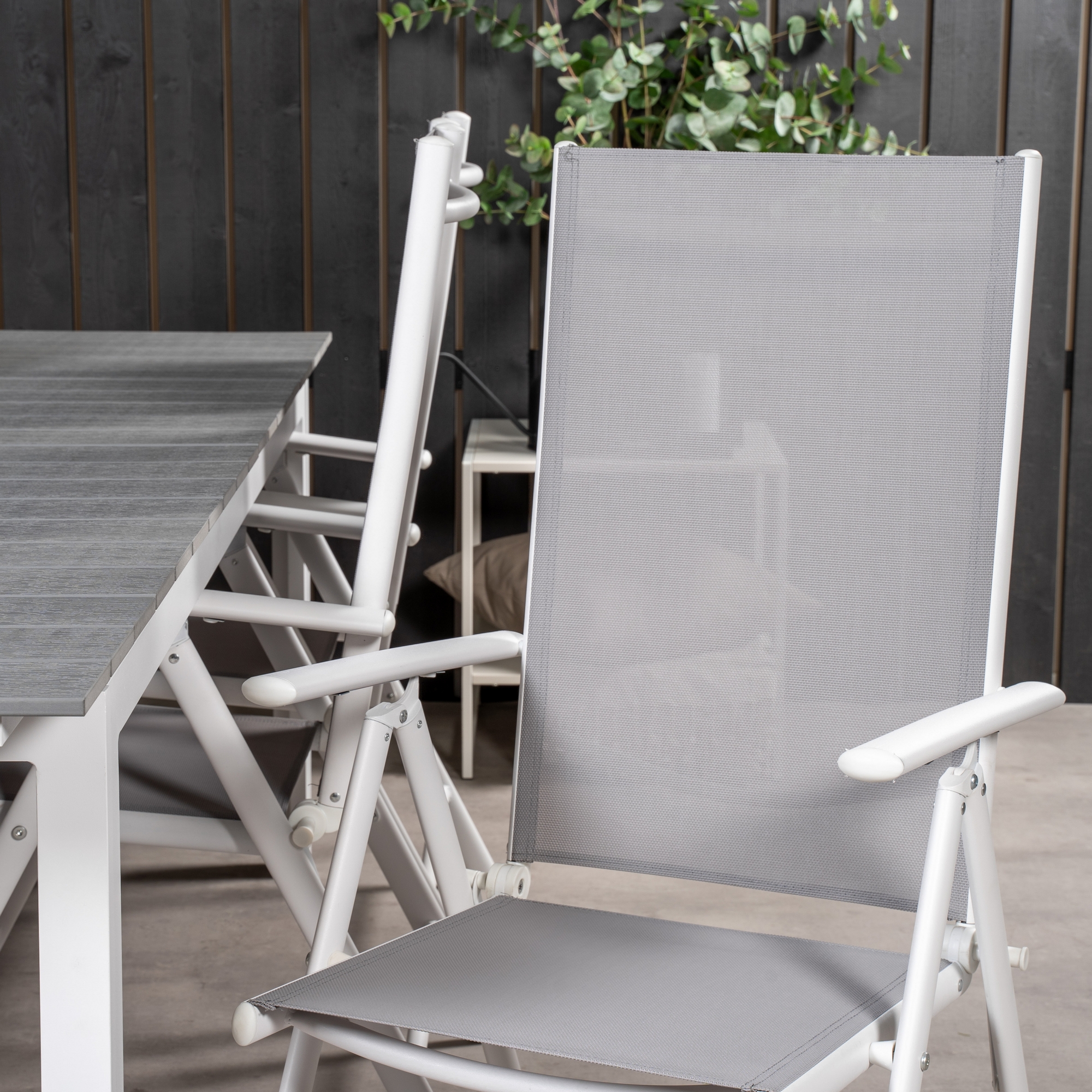 Spisegruppe Venture Home Lova 224/324 med 6 Bront Stoler