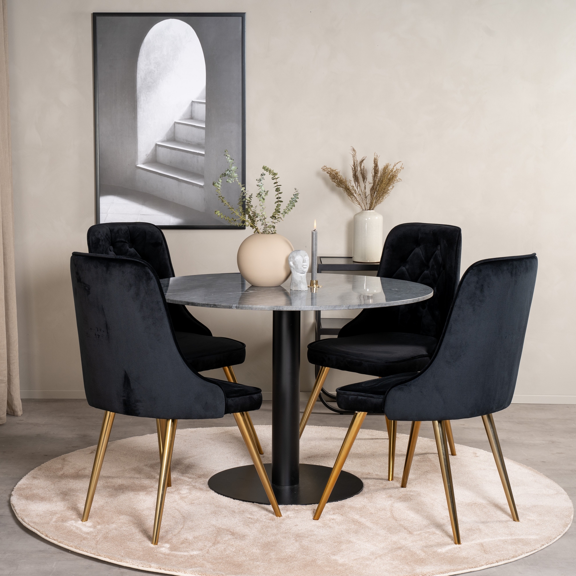 Spisegruppe Venture Home Estelle Rund med 4 Vera Stoler Fløyel