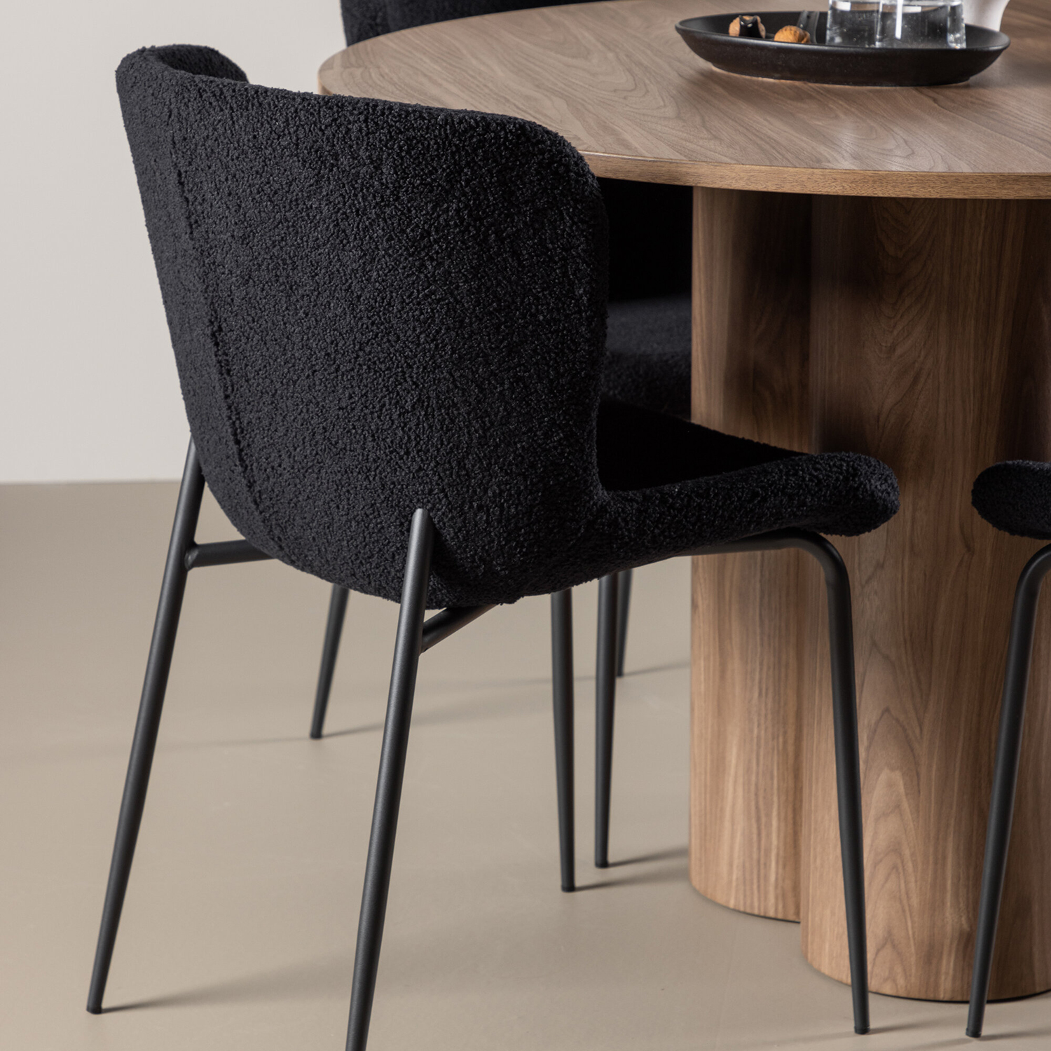 Spisegruppe Venture Home Olivia Ø110 med 4 stk Modesto Stoler
