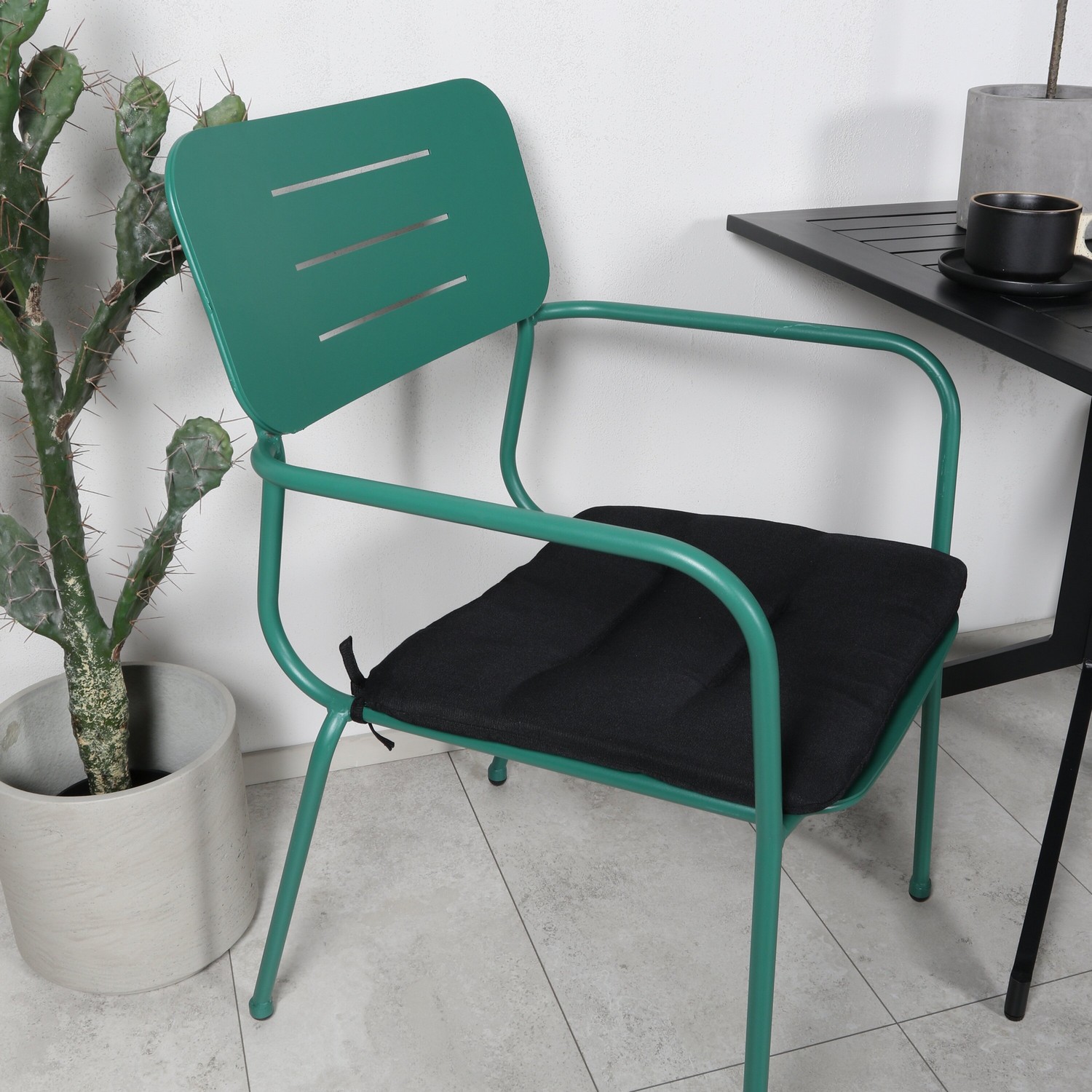 Cafégruppe Venture Home Wella med 2 Nemo Spisestoler