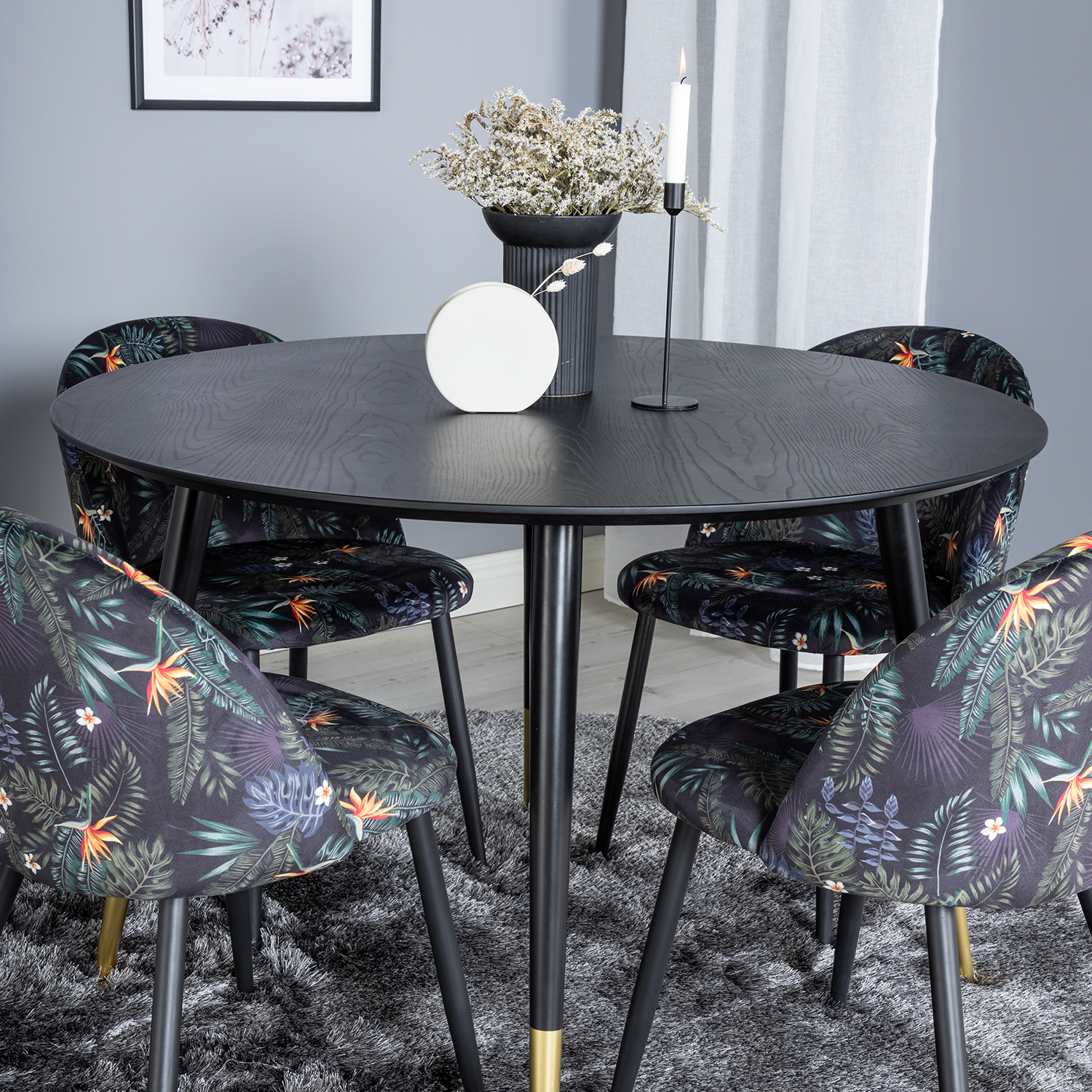 Spisegruppe Venture Home Dipp Ø115 cm med 4 Velvet Stoler