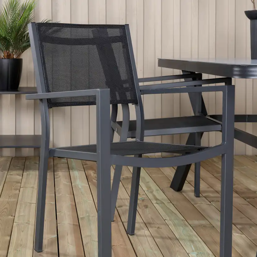 Spisegruppe Venture Home Vyn med 4 Curz Stablebare Spisestoler