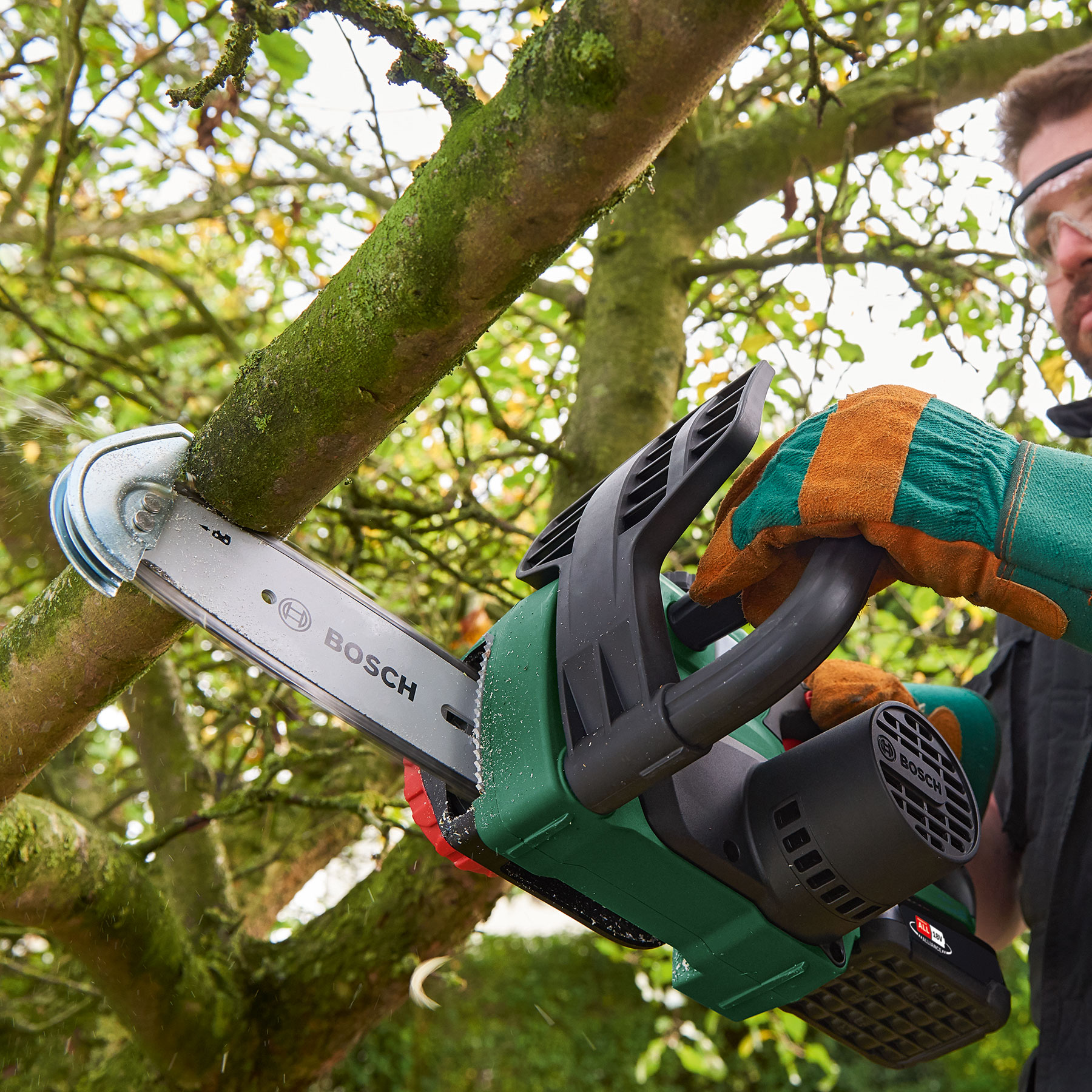 Kjedesag Bosch Power Tools UniversalChain 18V uten Batteri