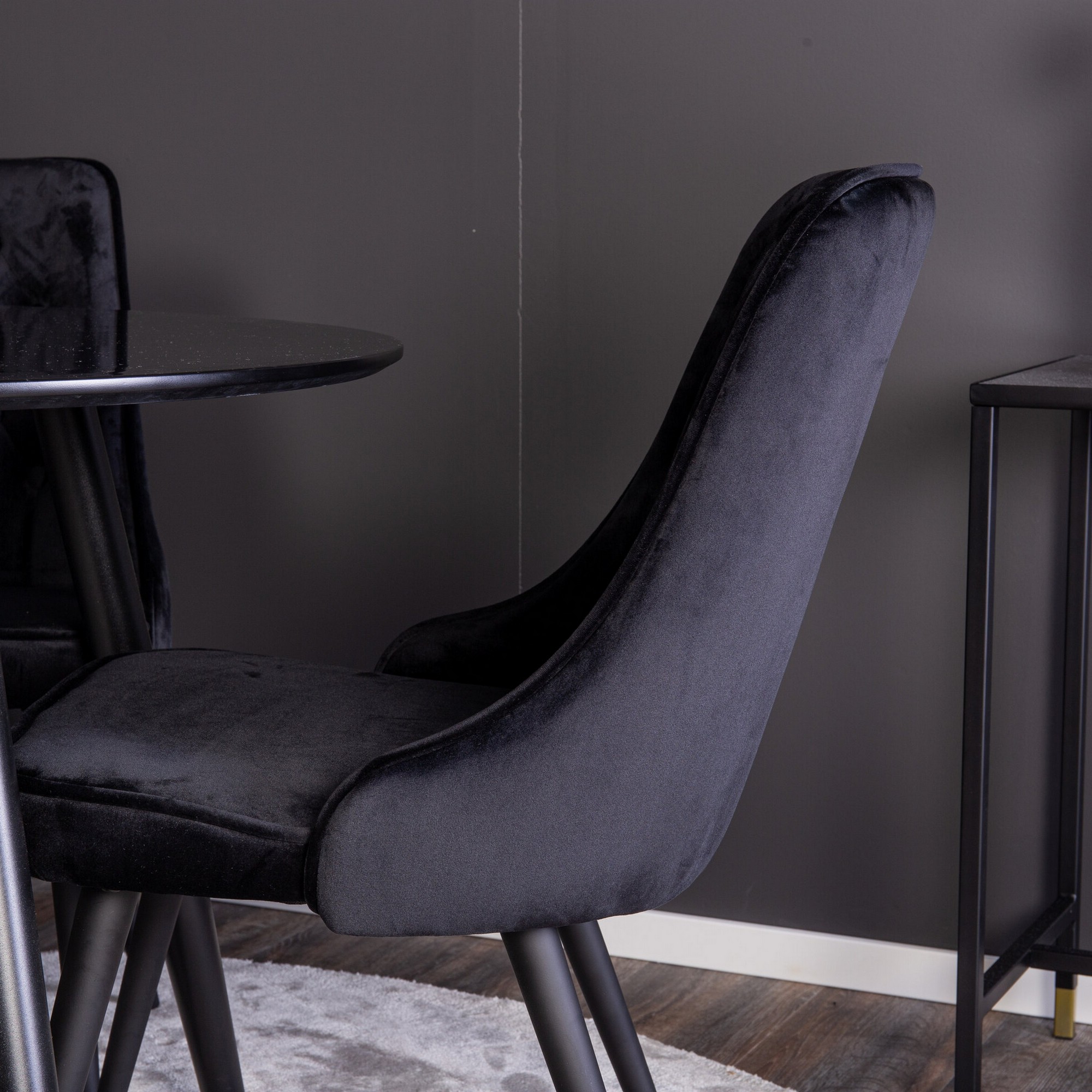 Spisegruppe Venture Home Plaza med 4stk Velvet Deluxe Stoler