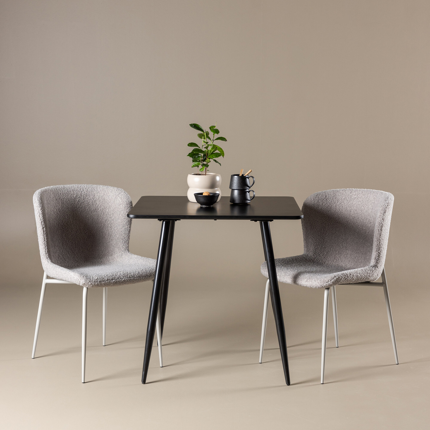 Spisegruppe Venture Home Polar 75 med 2 stk Modesto Stoler
