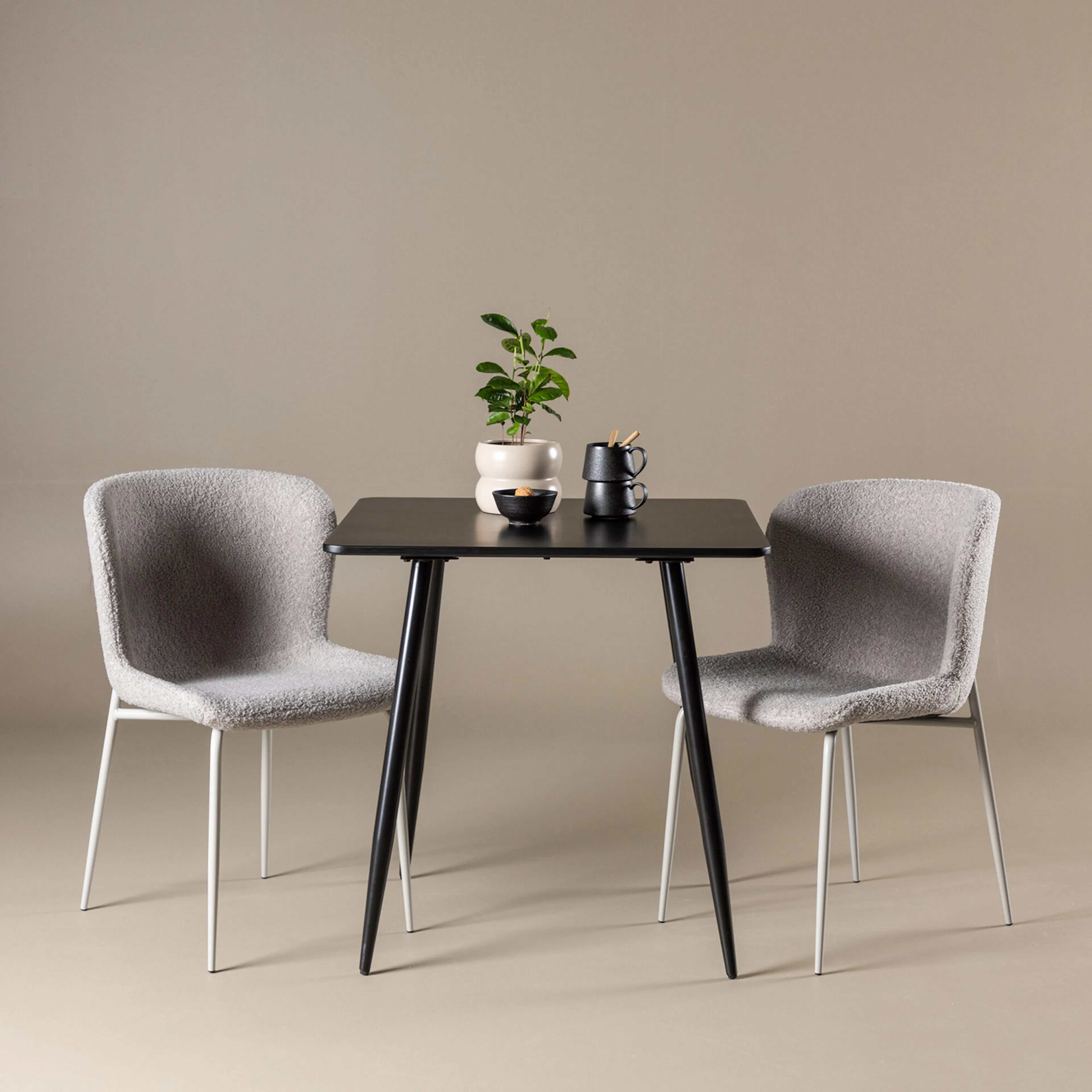 Spisegruppe Venture Home Polar 75 med 2 stk Modesto Stoler