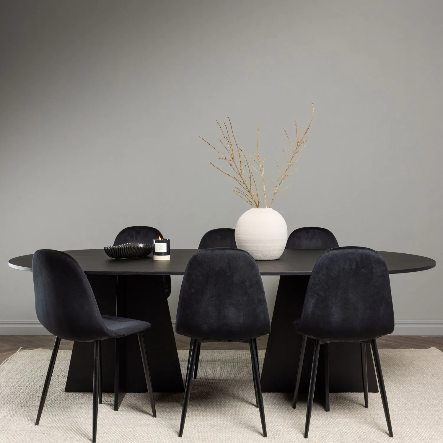 Spisegruppe Venture Home Bootcut Oval med 6 Polar Fløyel Stoler