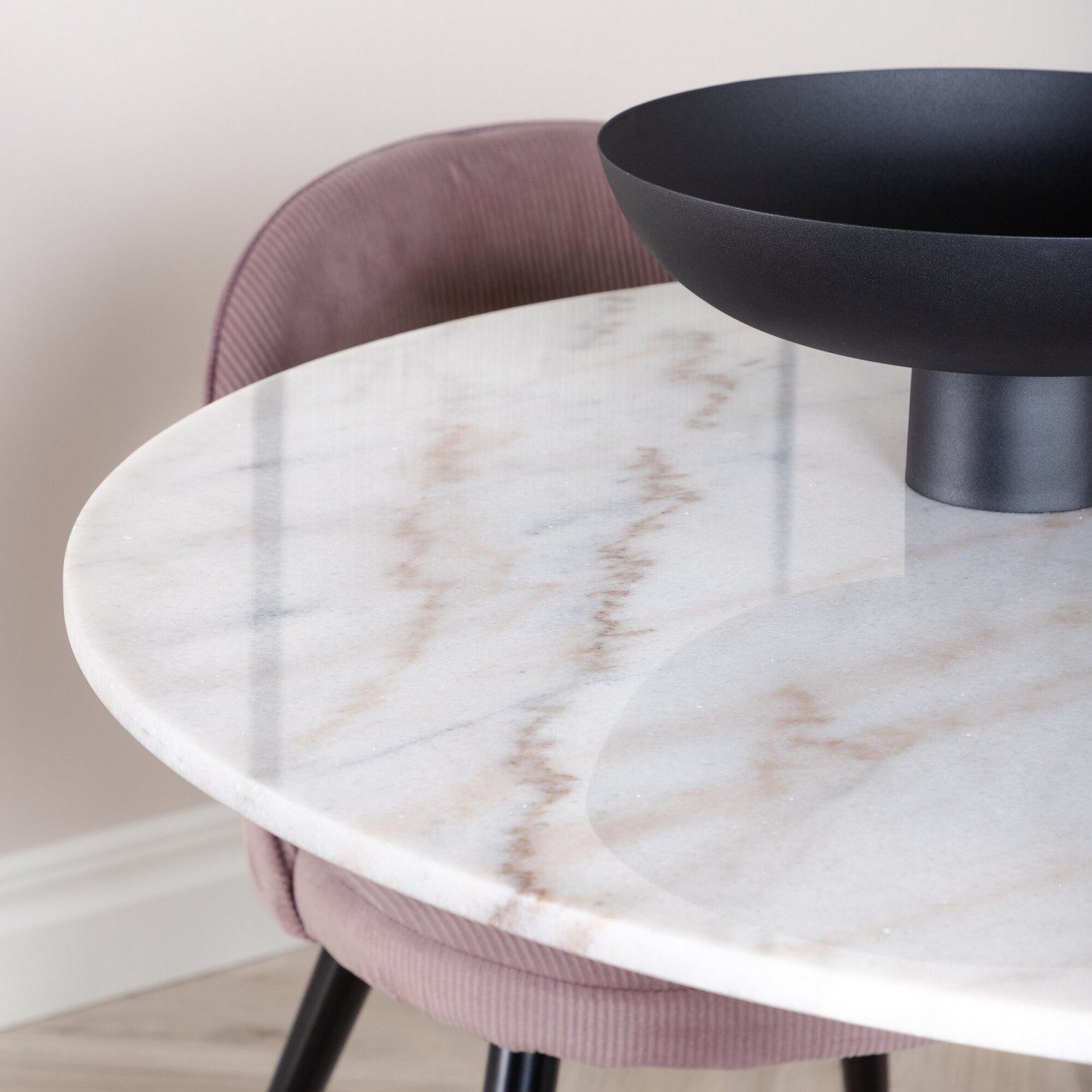 Spisegruppe Venture Home Estelle Rundt med 4 Valentina Stoler