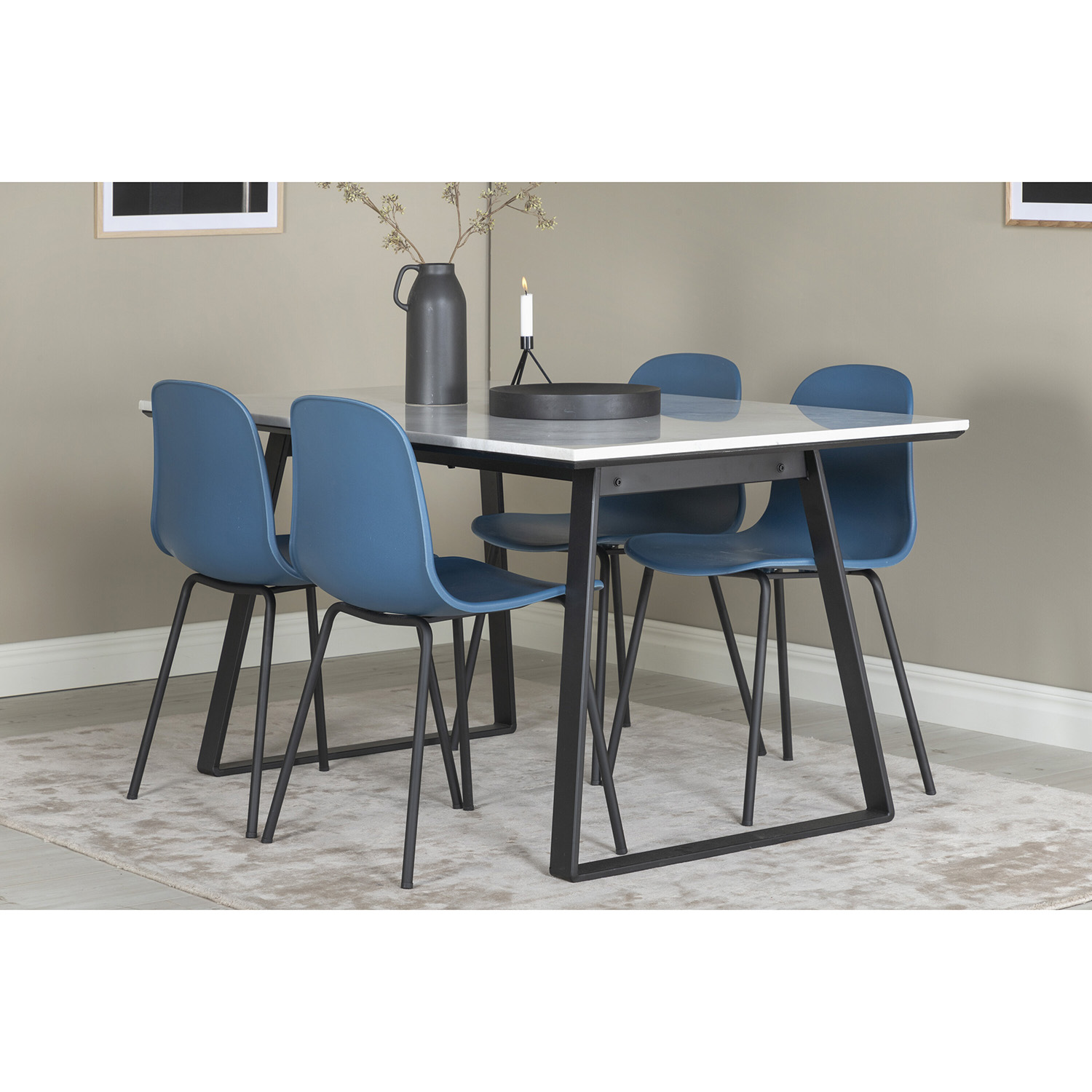 Spisegruppe Venture Home Estelle 140 med 4 Ardi Stoler