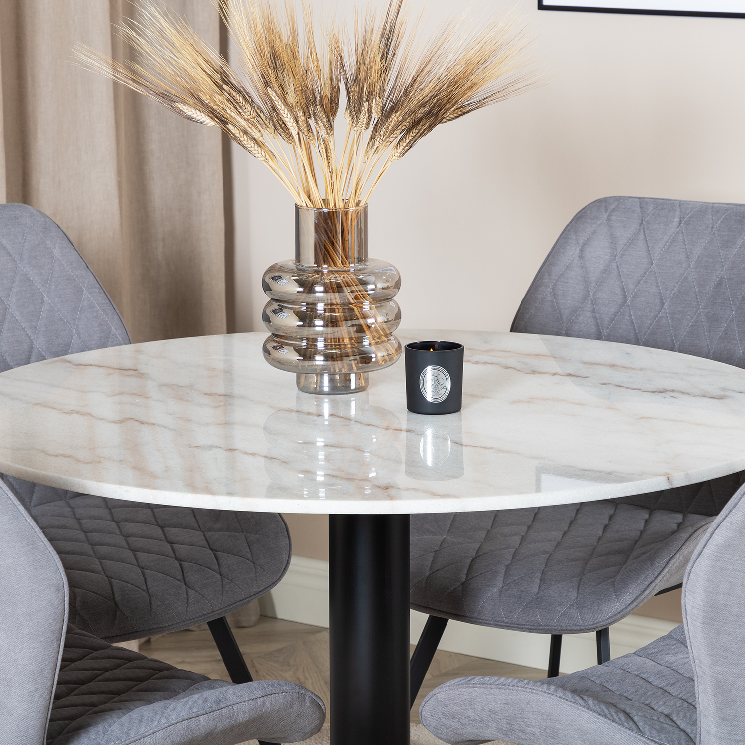 Spisegruppe Venture Home Estelle med 4 Geneva Stoler Polyester