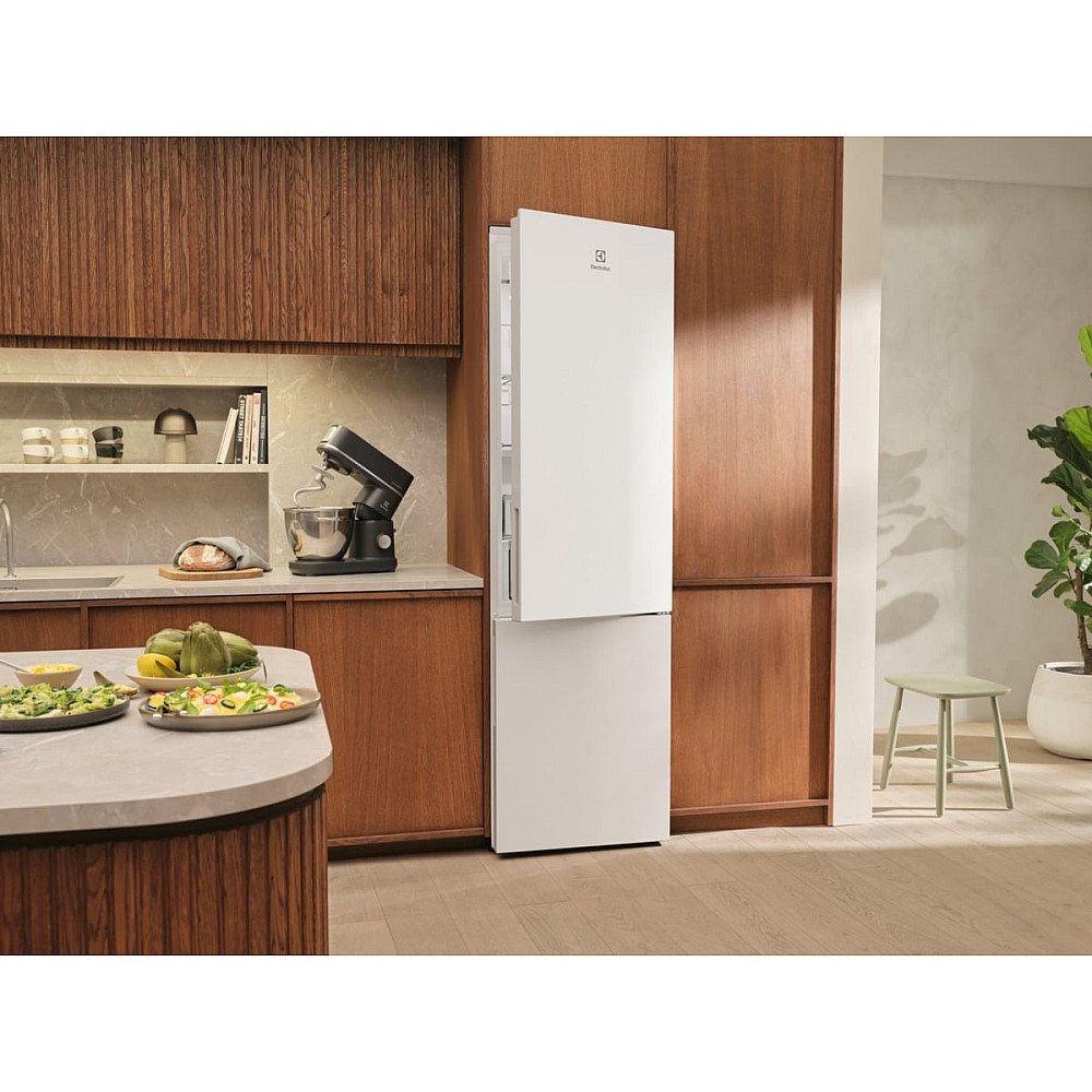 Frittstående Kjøl/Frys Electrolux ENT7MD32W GreenZone+ 700 med TwinTech® No Frost