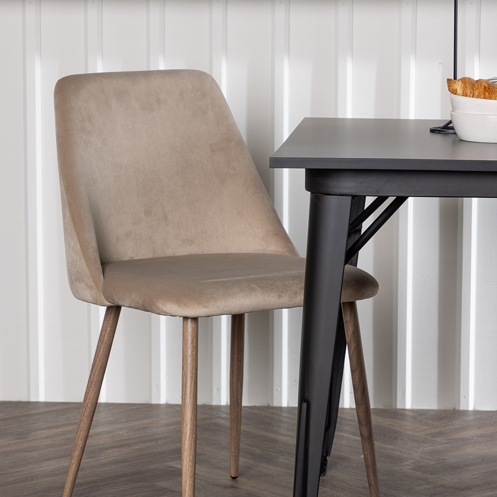 Spisegruppe Venture Home Tempe med 2 stk Night Stoler