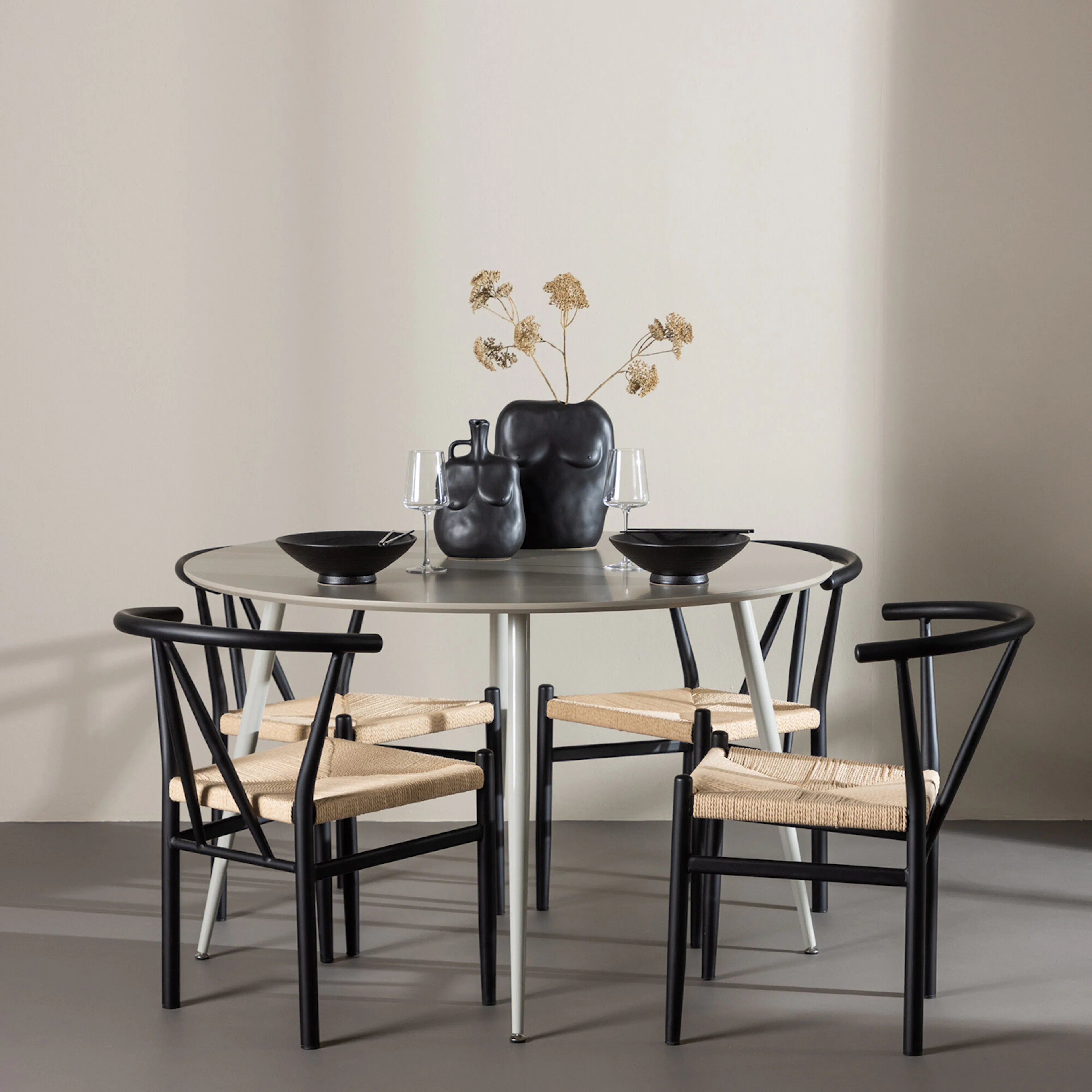 Plaza Dining Table with Alfons Dining Chair Beige/Sort