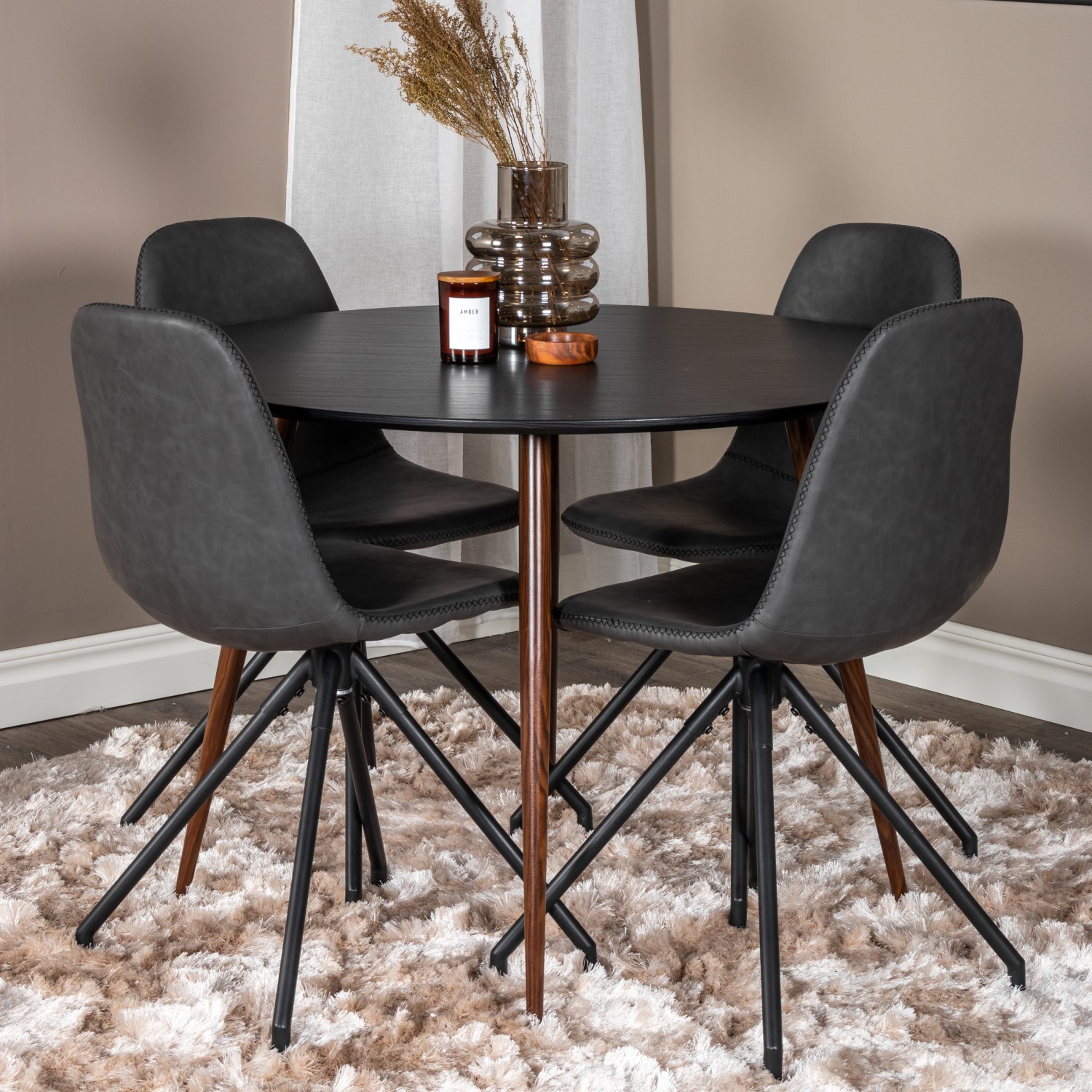 Plaza Round Table Black Top +Polar Chair- Black Stitches_4 Sort/Valnøtt