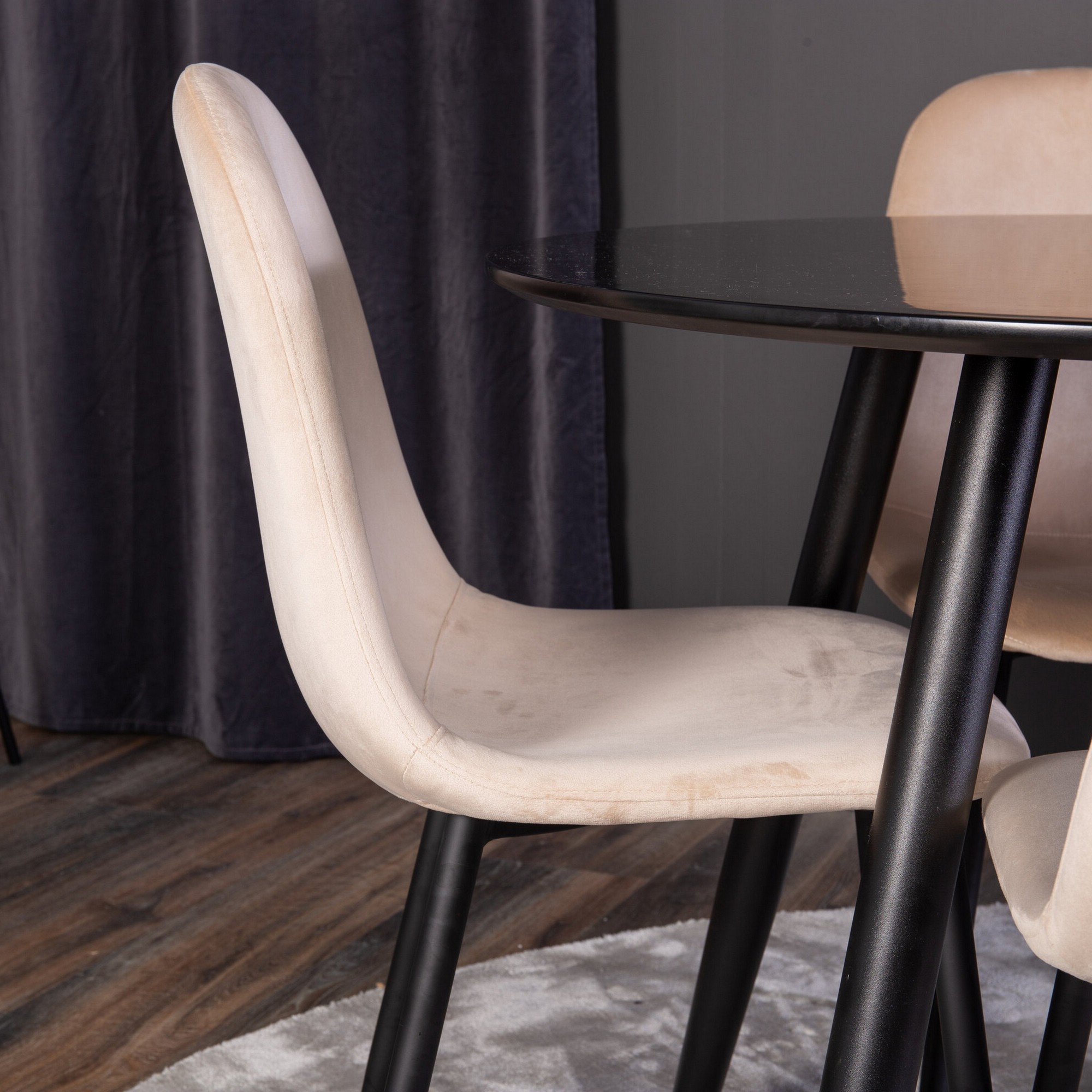 Spisegruppe Venture Home Plaza med 4stk Polar Stoler