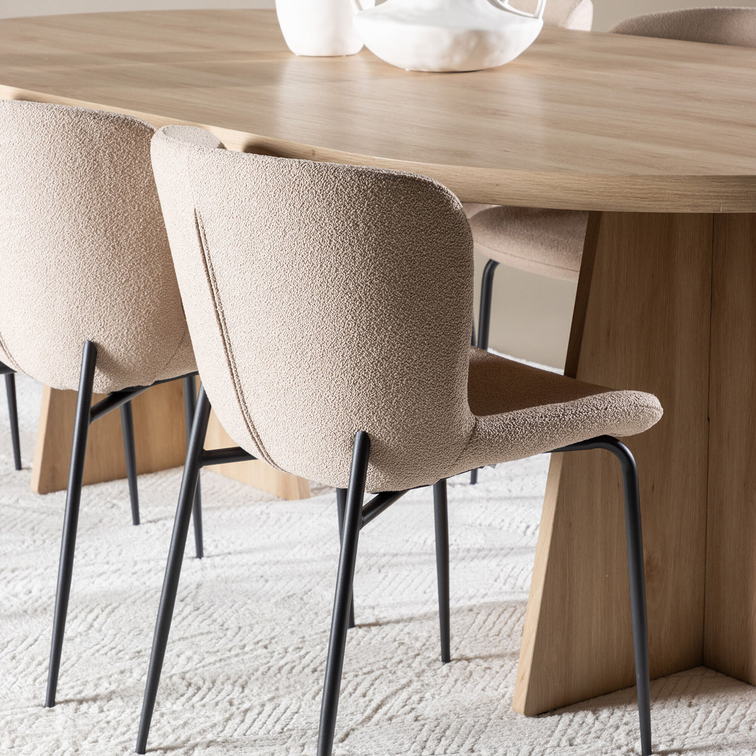 Spisegruppe Venture Home Bootcut 230 med 6 stk Modesto Stoler