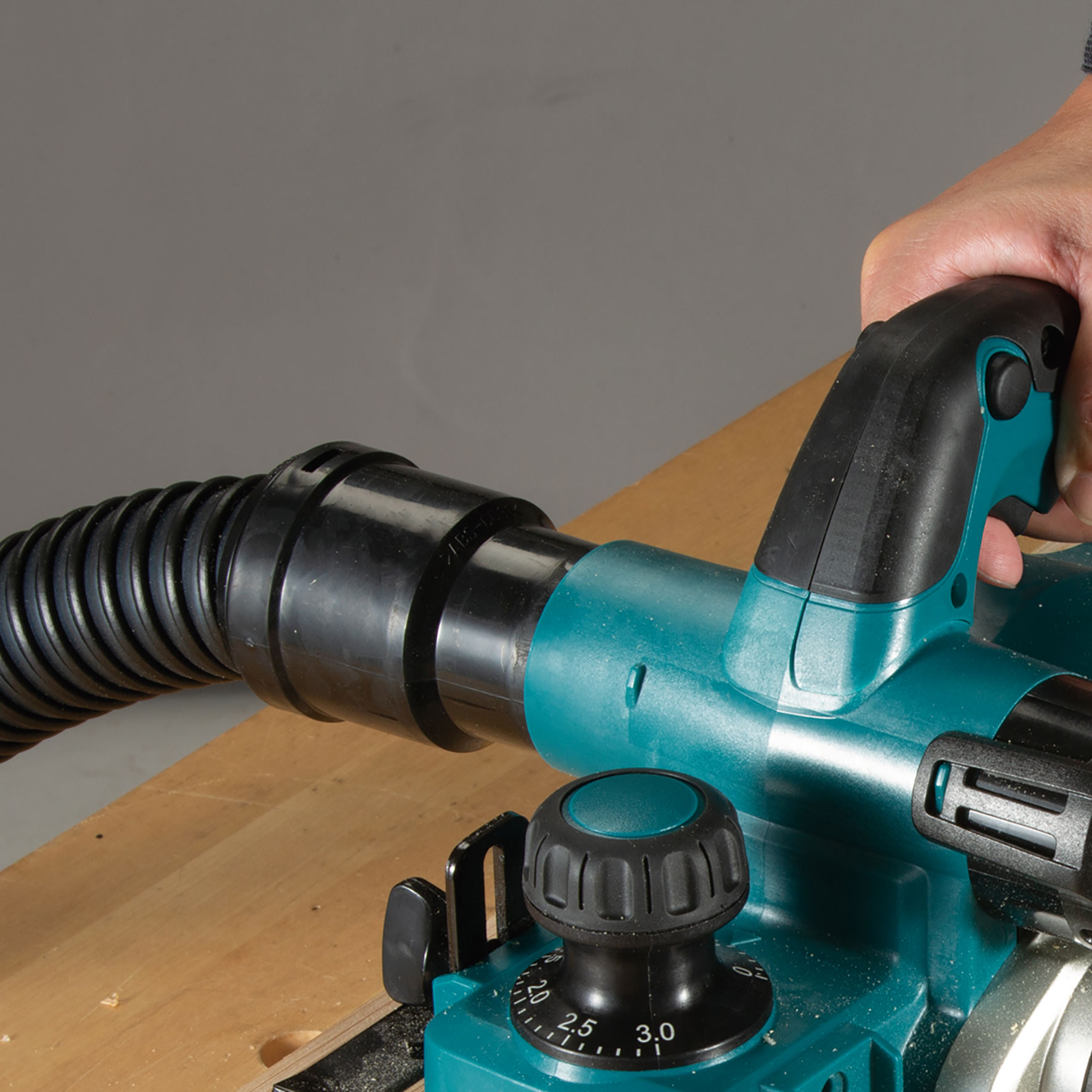 Høvel Makita DKP181Z 82 mm Uten Batteri