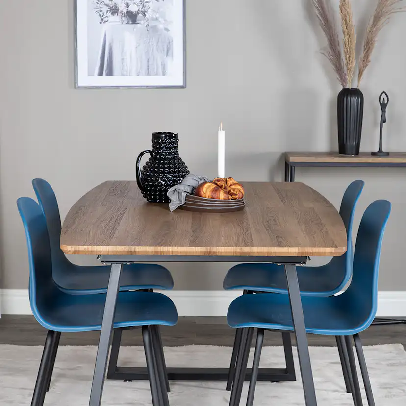 Spisegruppe Venture Home Ina med 4 Ardi Stoler