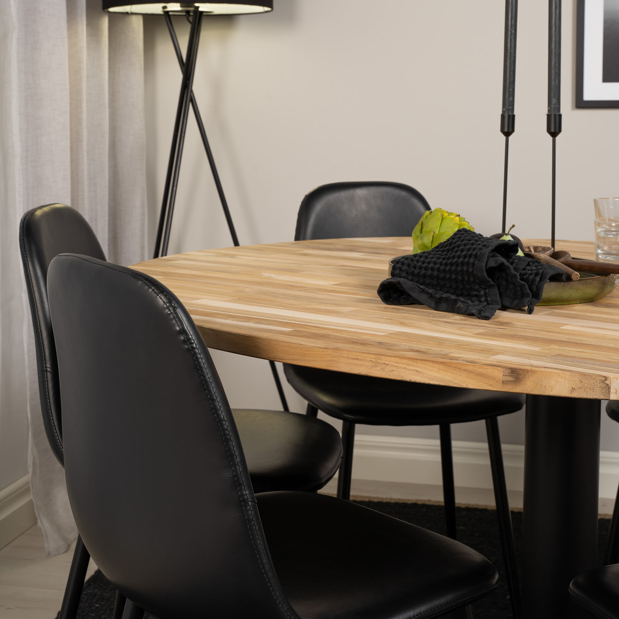 Spisegruppe Venture Home Cirebon Ø140 cm med 6 Polar Stoler