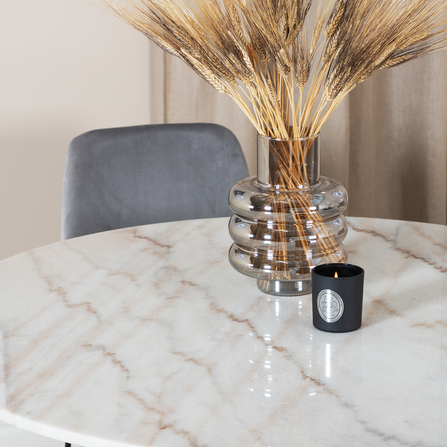 Spisegruppe Venture Home Estelle med 4 Muscot Stoler Fløyel
