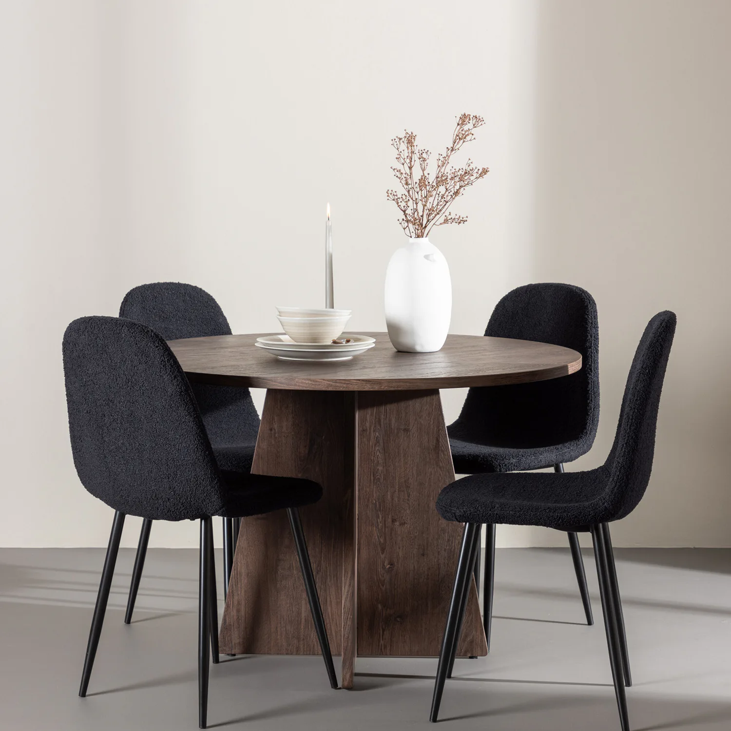 Spisegruppe Venture Home Bootcut Ø110 med 4 stk Polar Stoler Teddy
