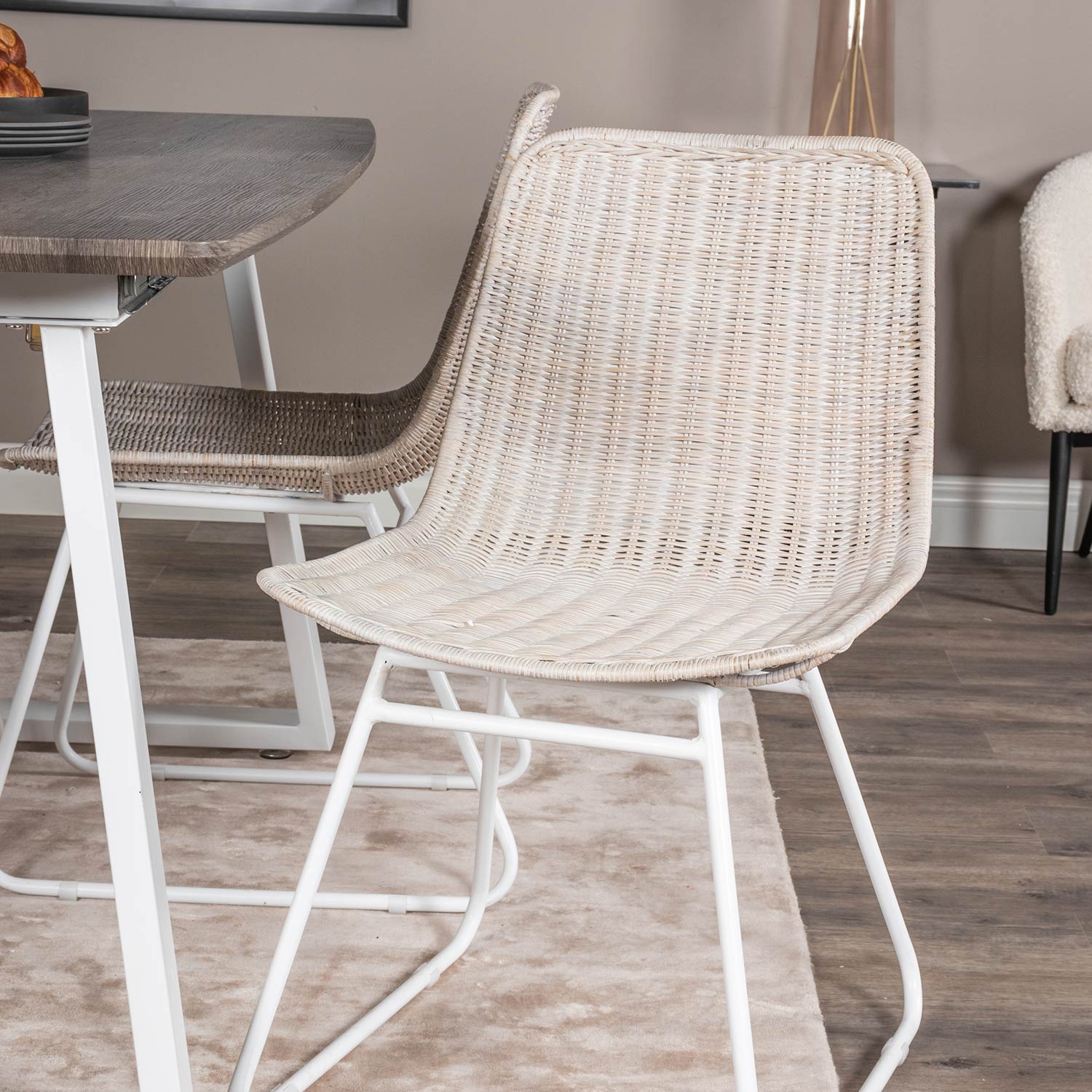 Spisegruppe Venture Home Ina med 4 Cornelia Stoler
