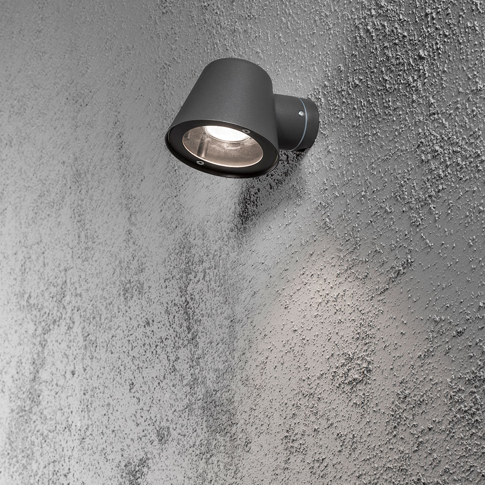 Vegglampe Gnosjö Konstsmide Trieste GU10