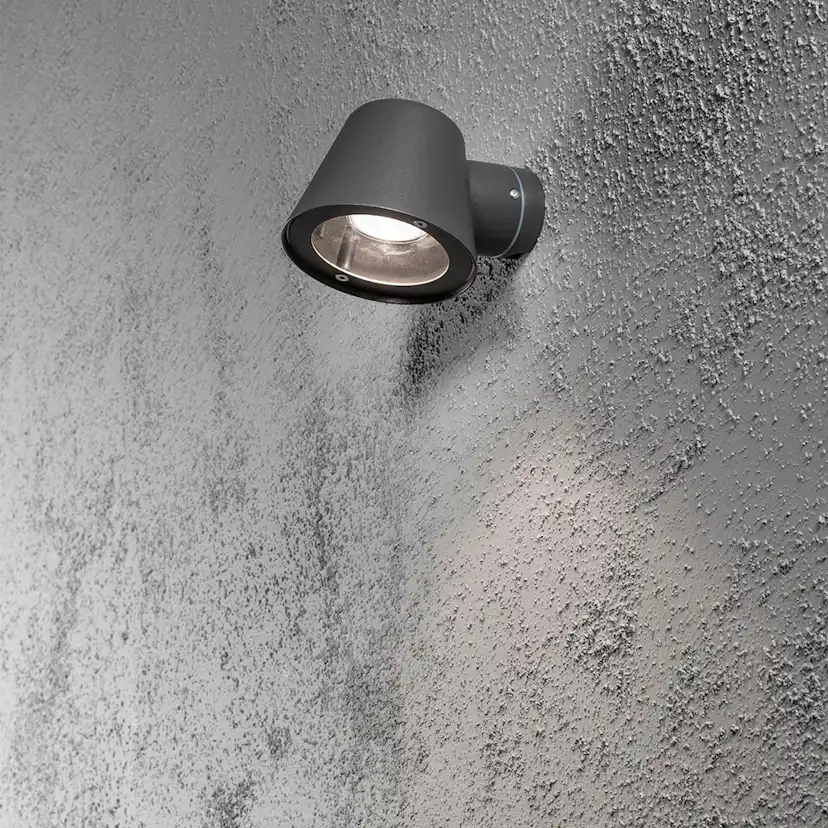 Vegglampe Gnosjö Konstsmide Trieste GU10