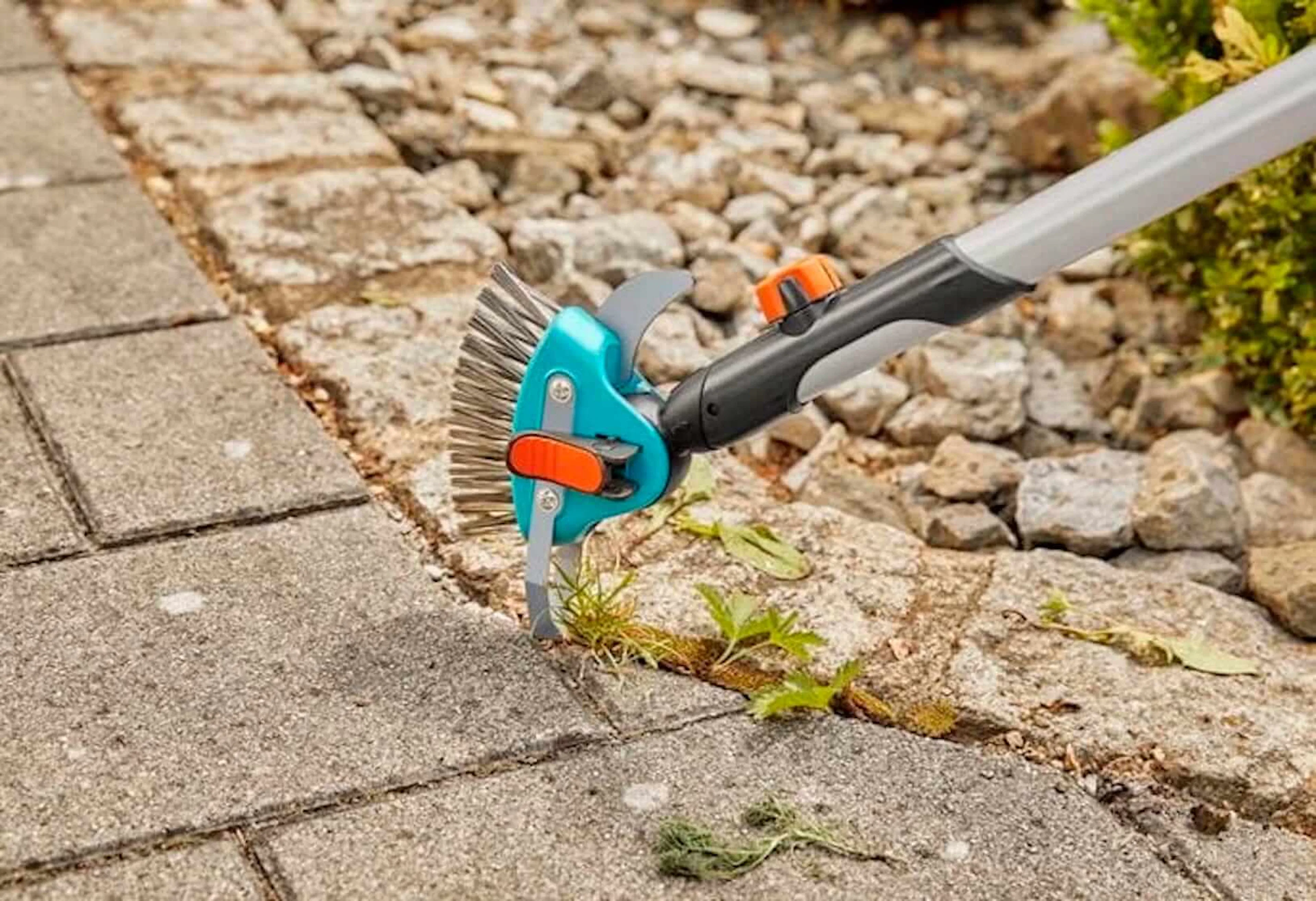Hvordan fjerne ugress fra plen, grus og mellom heller?