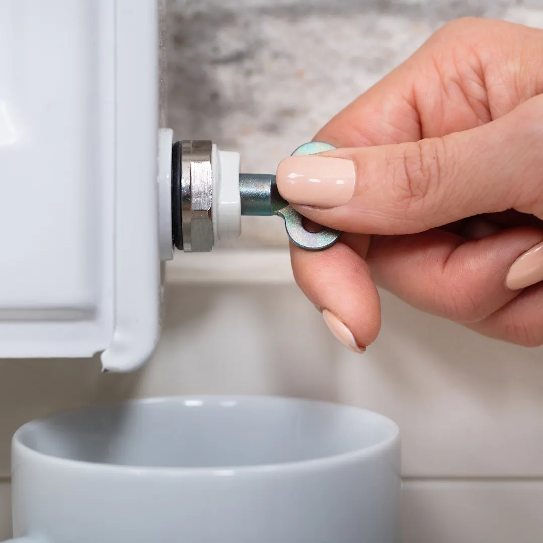 Lufte Radiator Lufte radiator – slik lufter du vannbårne radiatorer i hus og leilighet ...