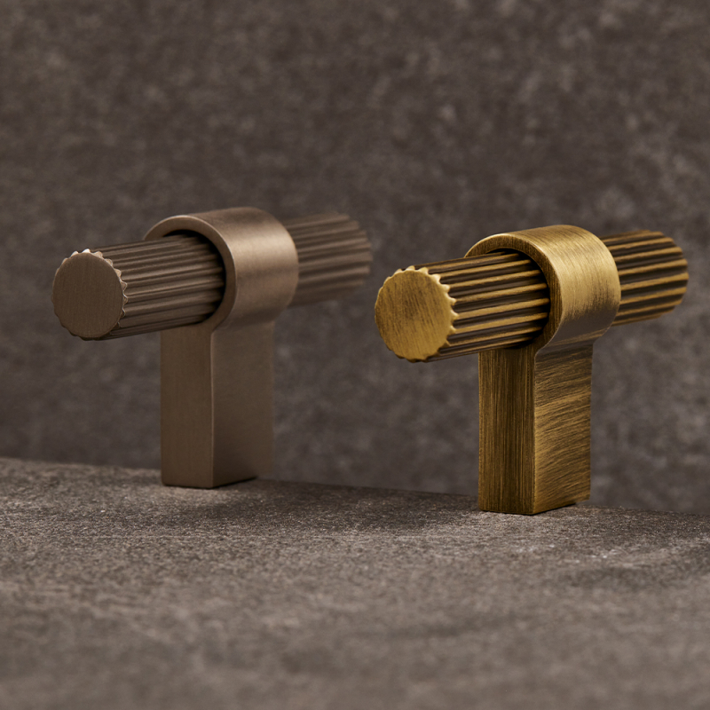 Knott Beslag Design T Helix Stripe