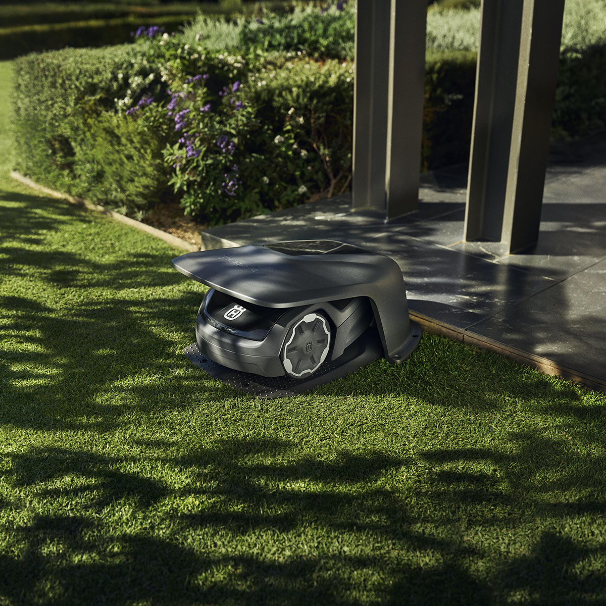 Hus Husqvarna Automower® Aspire™ R4 til Robotgressklipper
