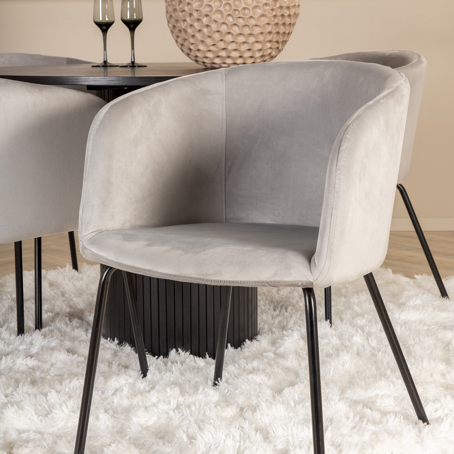Spisegruppe Venture Home med Bianca Spisebord og 4 Bergen Spisestoler