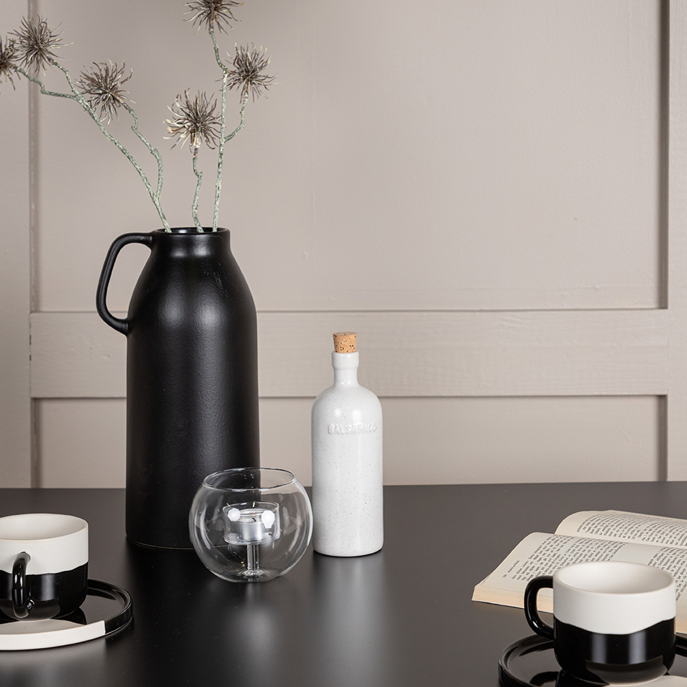 Spisegruppe Venture Home Tempe med 2 Chico Stoler