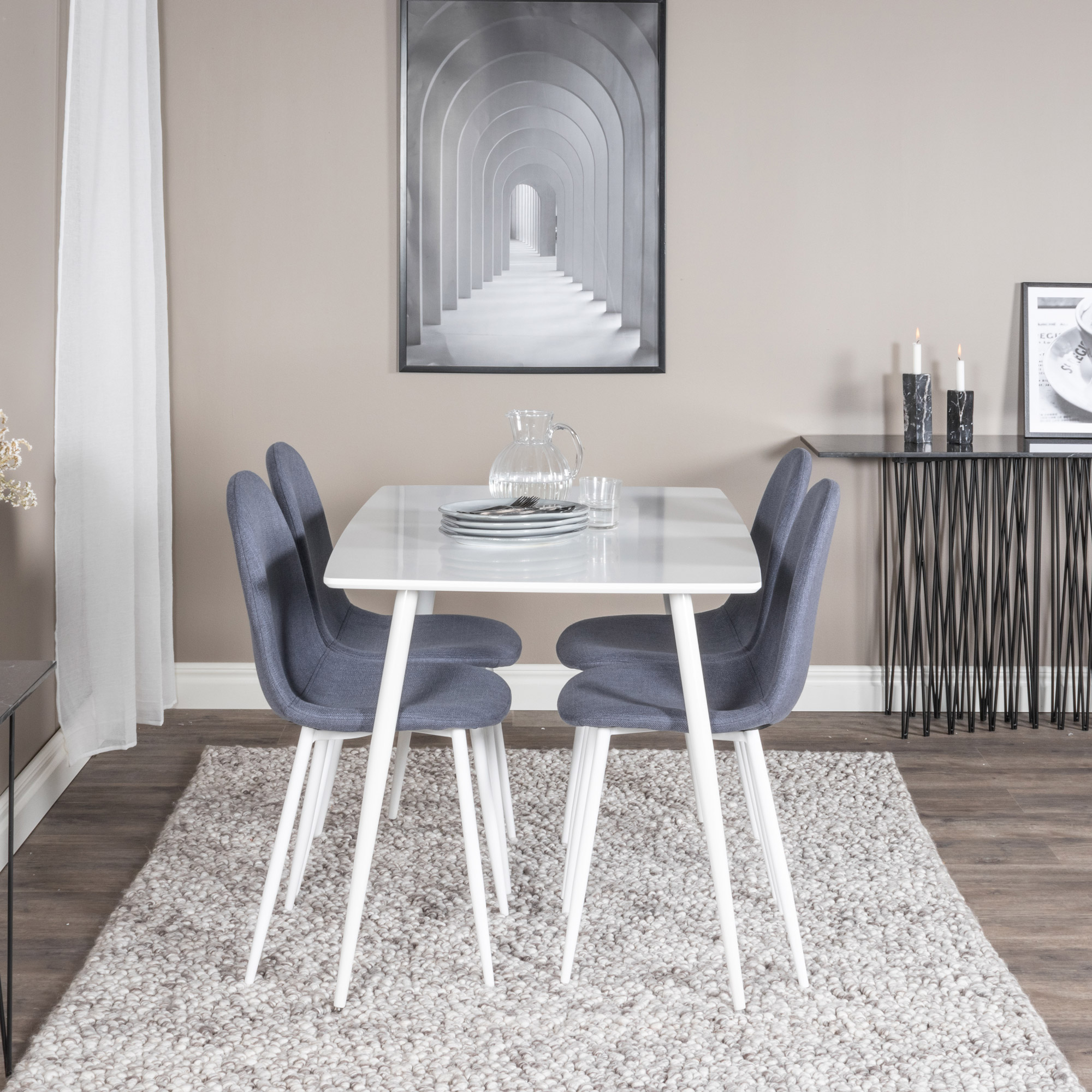 Spisegruppe Venture Home Pobbie med 4 Pobbie Stoler Hvit