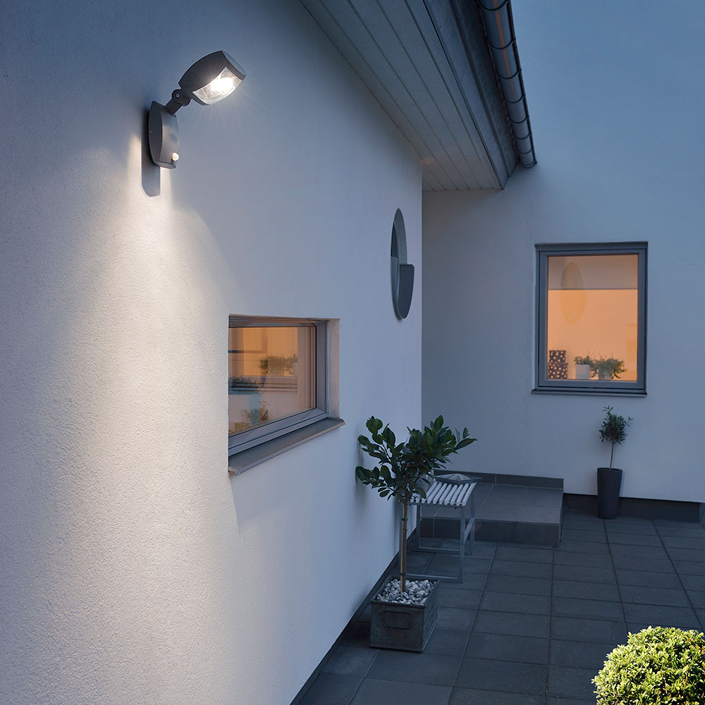 Vegglampe Gnosjö Konstsmide Latina High Power LED Bevegelsesdetektor Mørkgrå