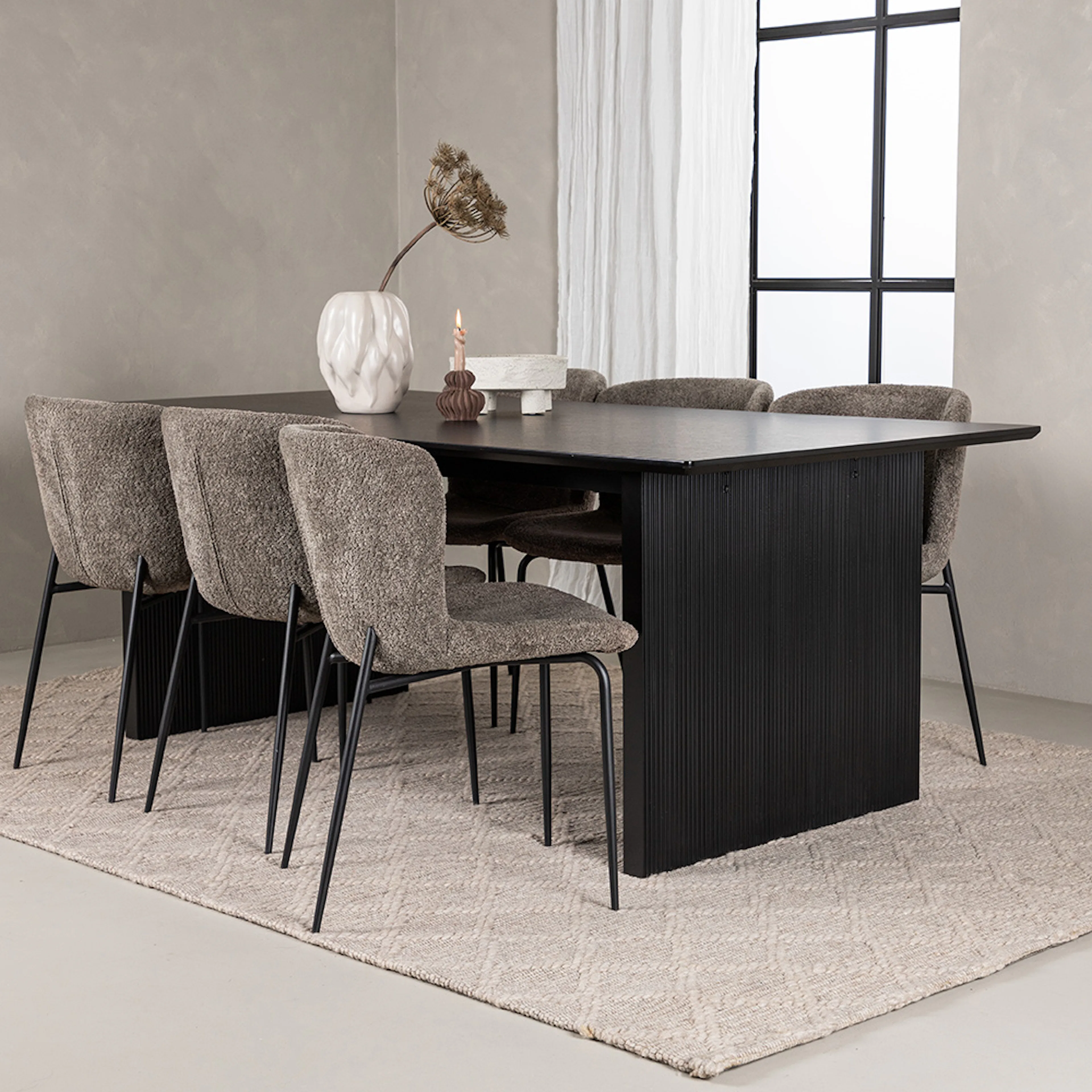 Vail Dining Table - Black / Smoked Black MDF +Modesto Dining Spisegruppe Venture Home Vail med 6 Modesto Stoler