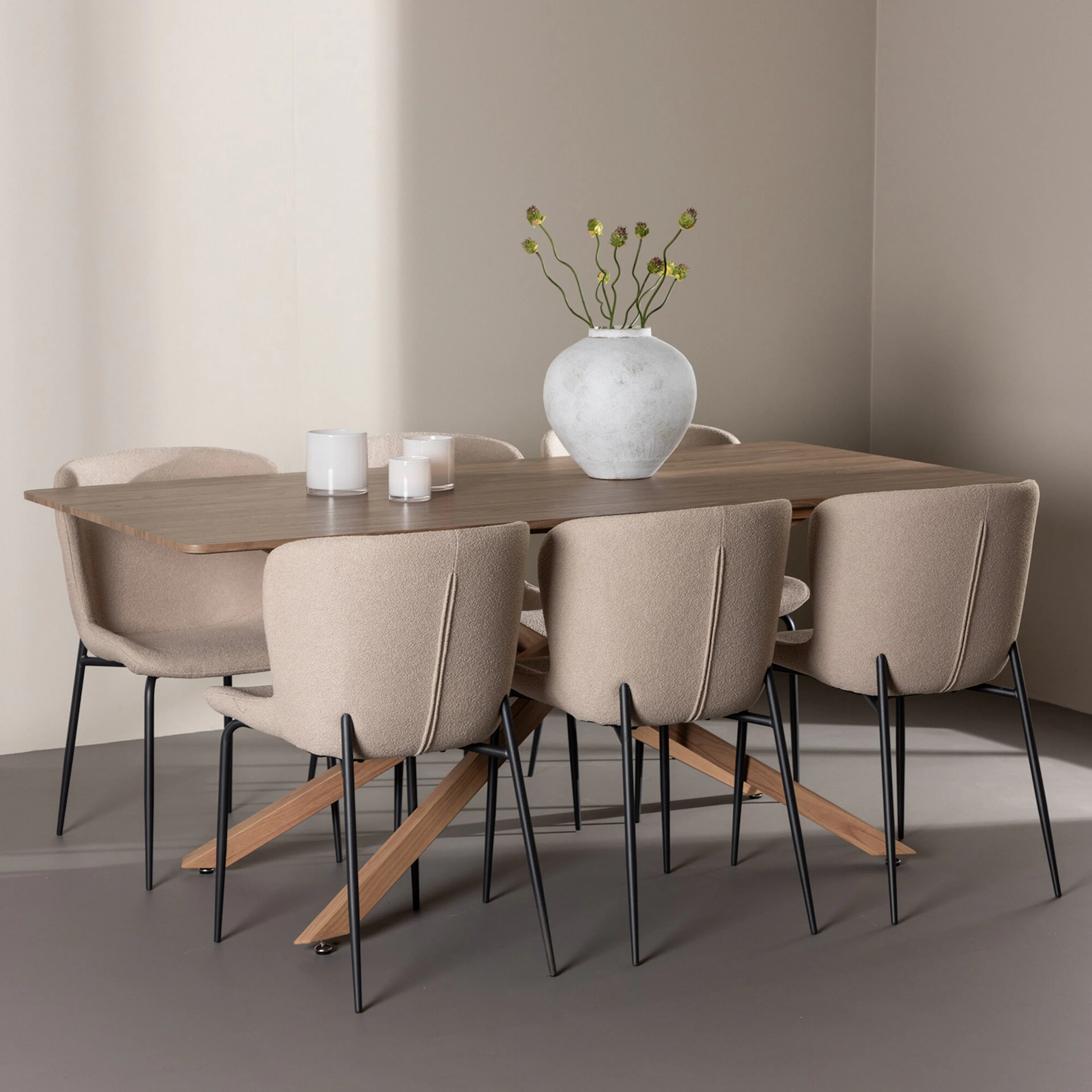 Spisegruppe Venture Home Piazza 180 med 6 stk Modesto Stoler Boucle Mocka/Beige