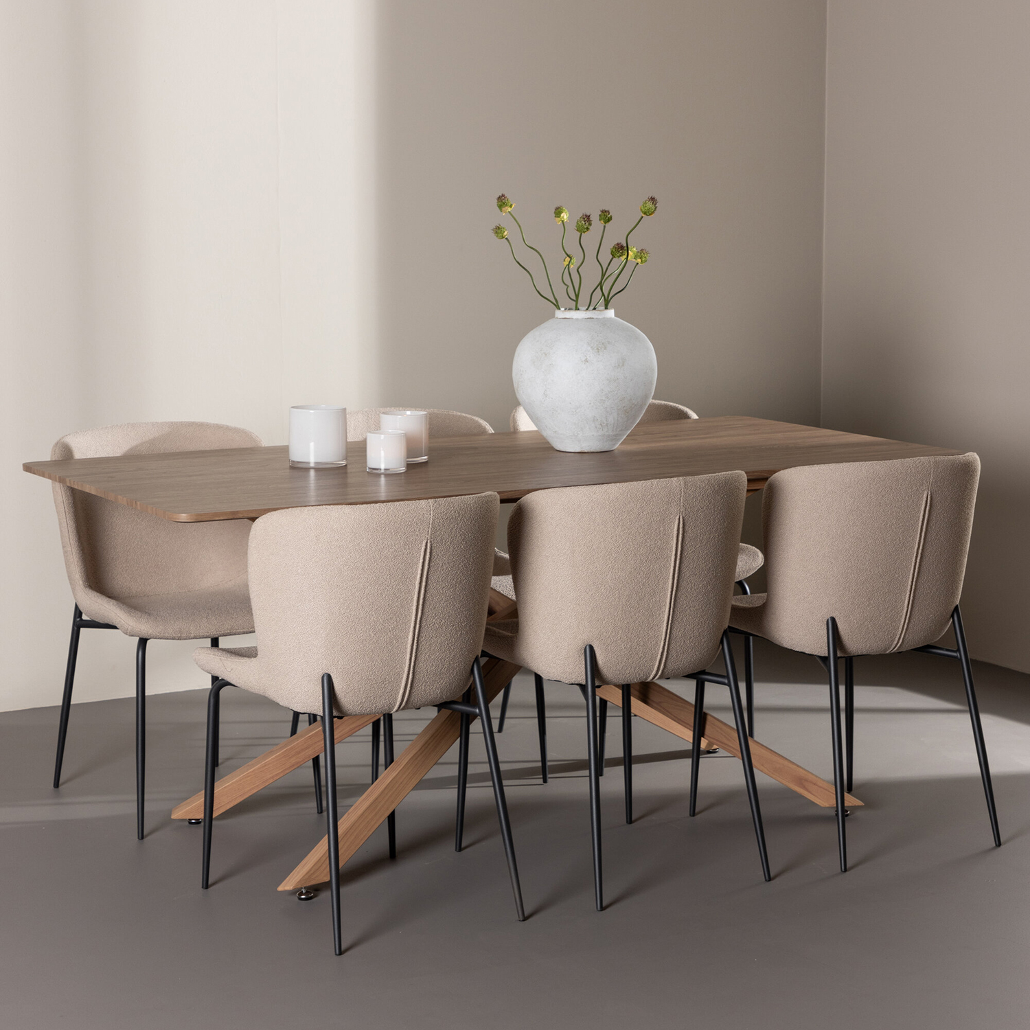 Spisegruppe Venture Home Piazza 180 med 6 stk Modesto Stoler Boucle