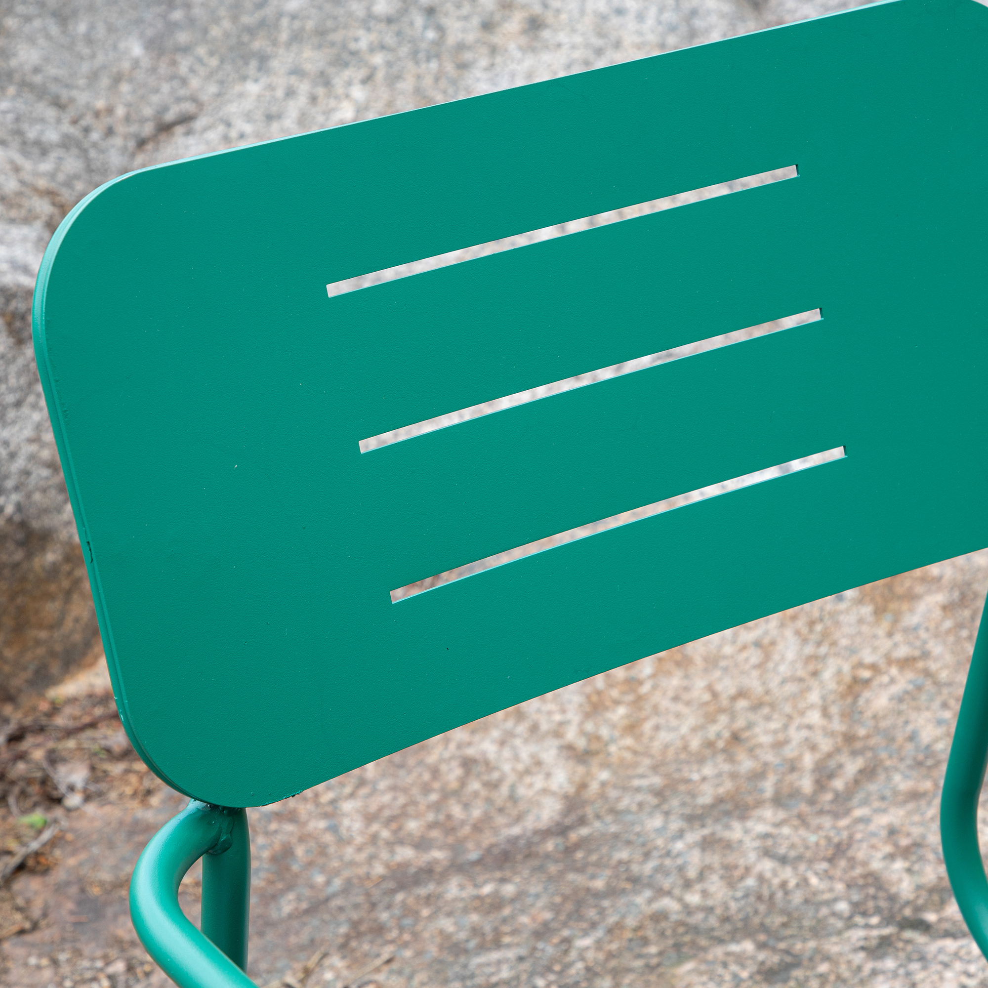 Nicke Dining chair w. armrest - Green Steel Grønn