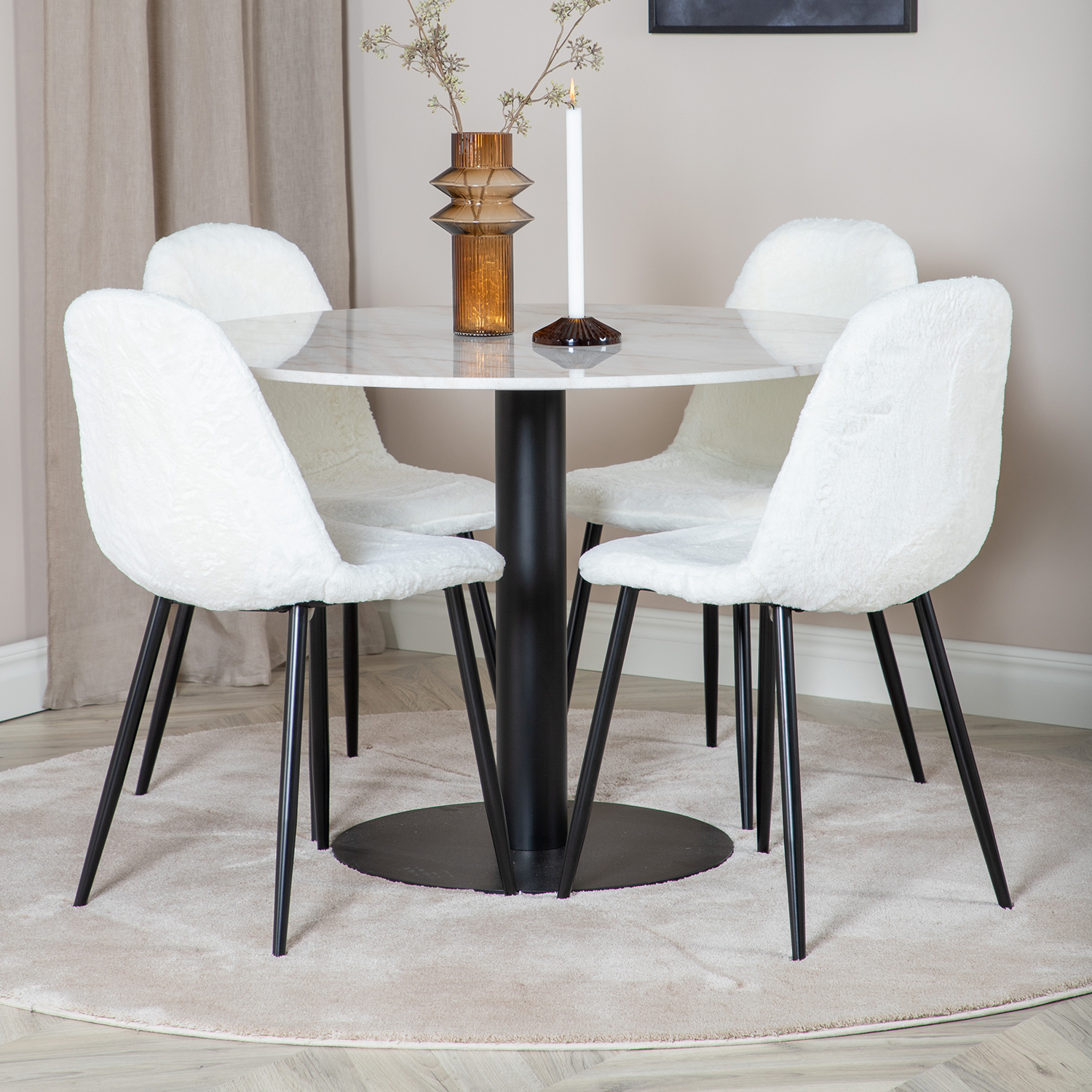 Estelle Round Dining Table ø106+Polar Fluff Dining Chair Hvit/Sort