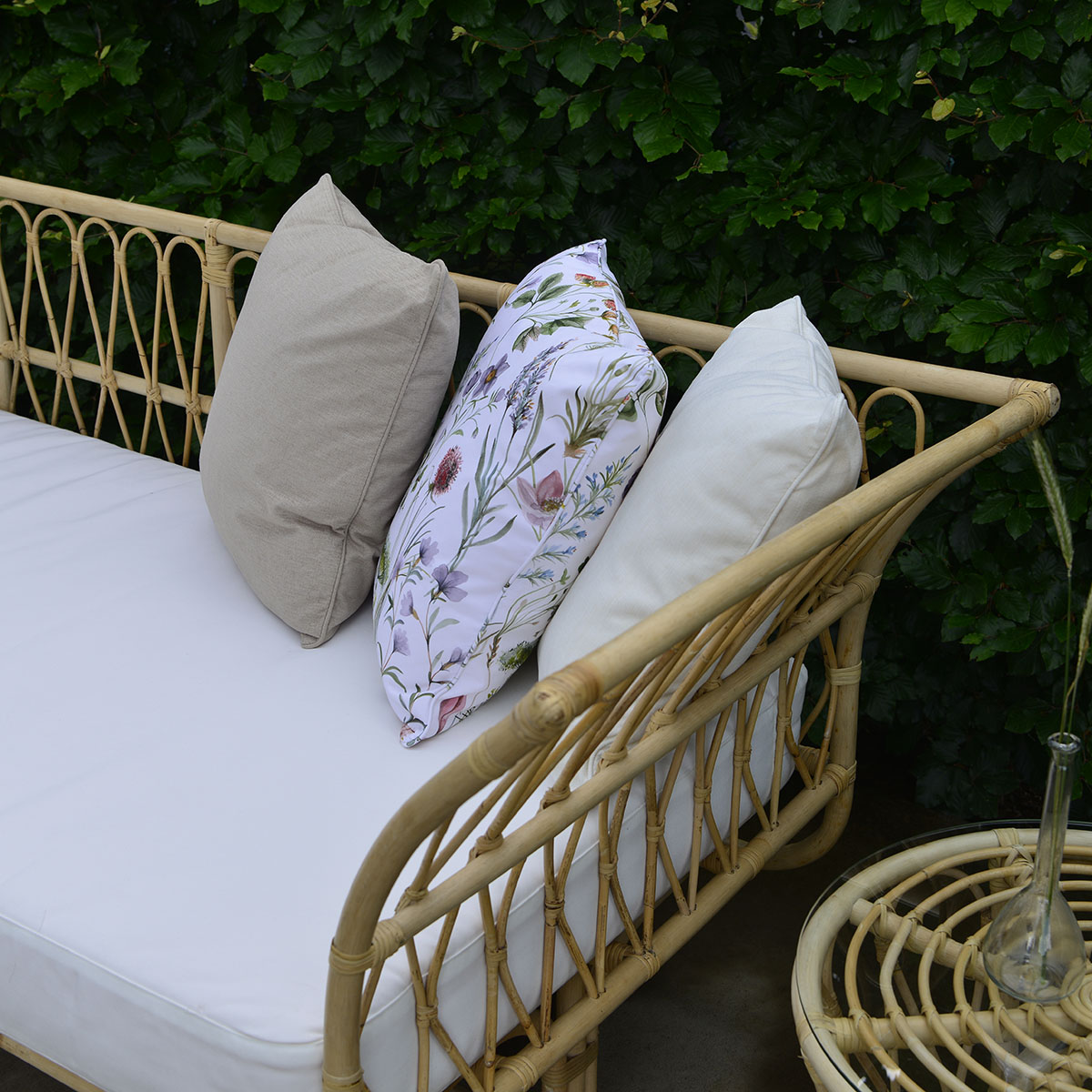 Daybed Hillerstorp Lyckesö med Pute