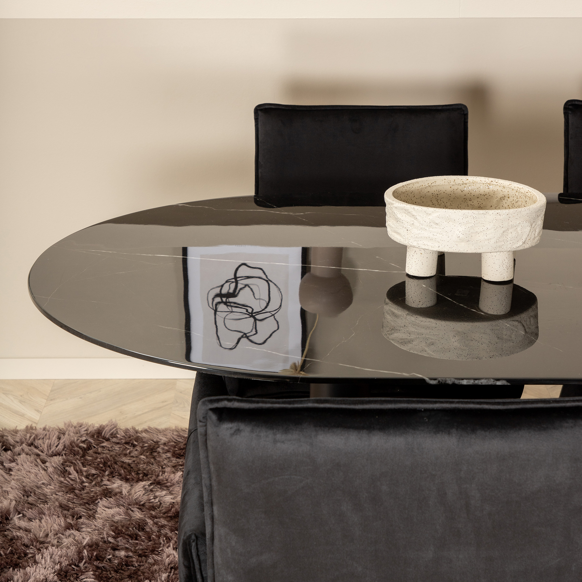 Spisegruppe Venture Home Oslo med 4 Annika Stoler