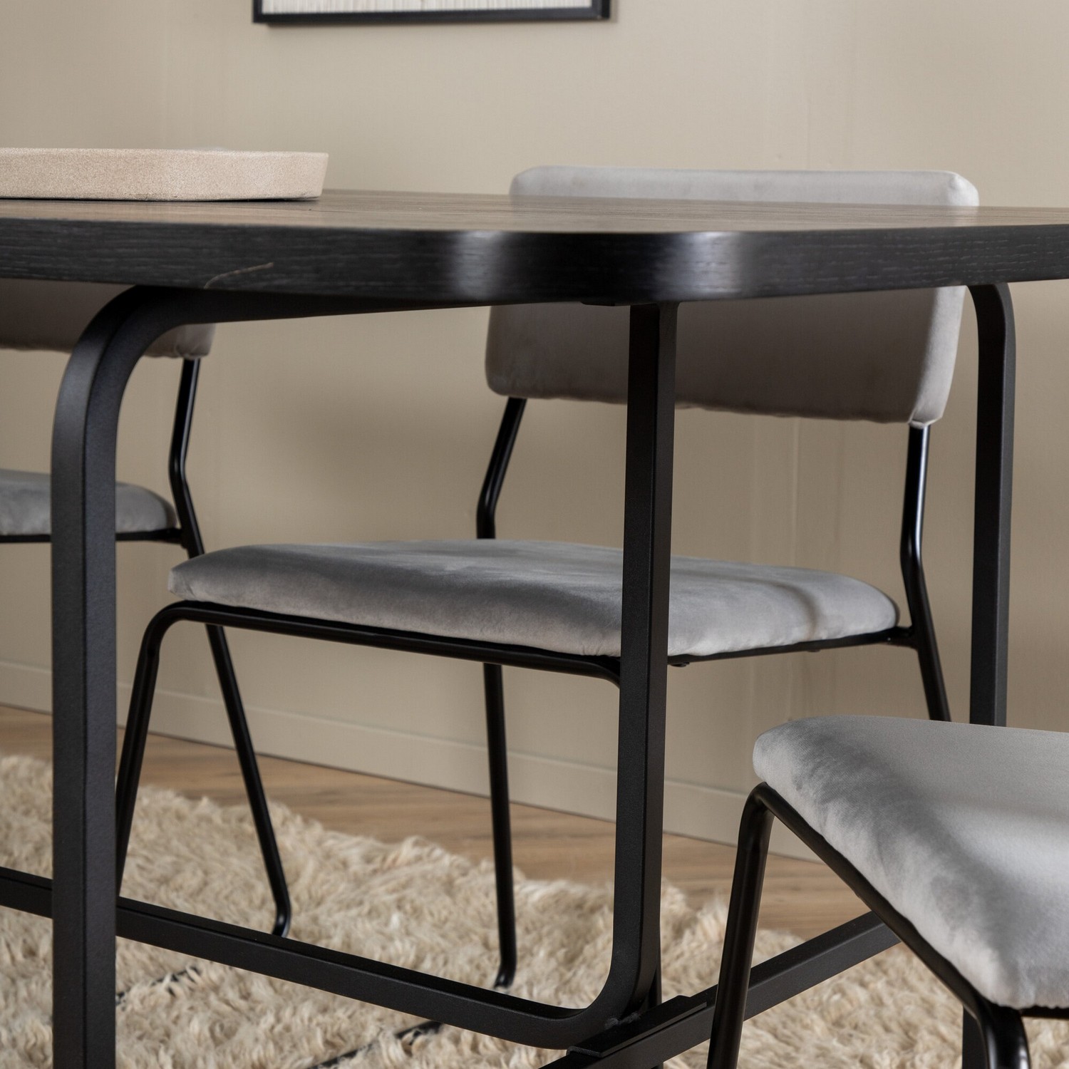 Spisegruppe Venture Home Chicago Spisebord og Kungshamn Spisestol Sort