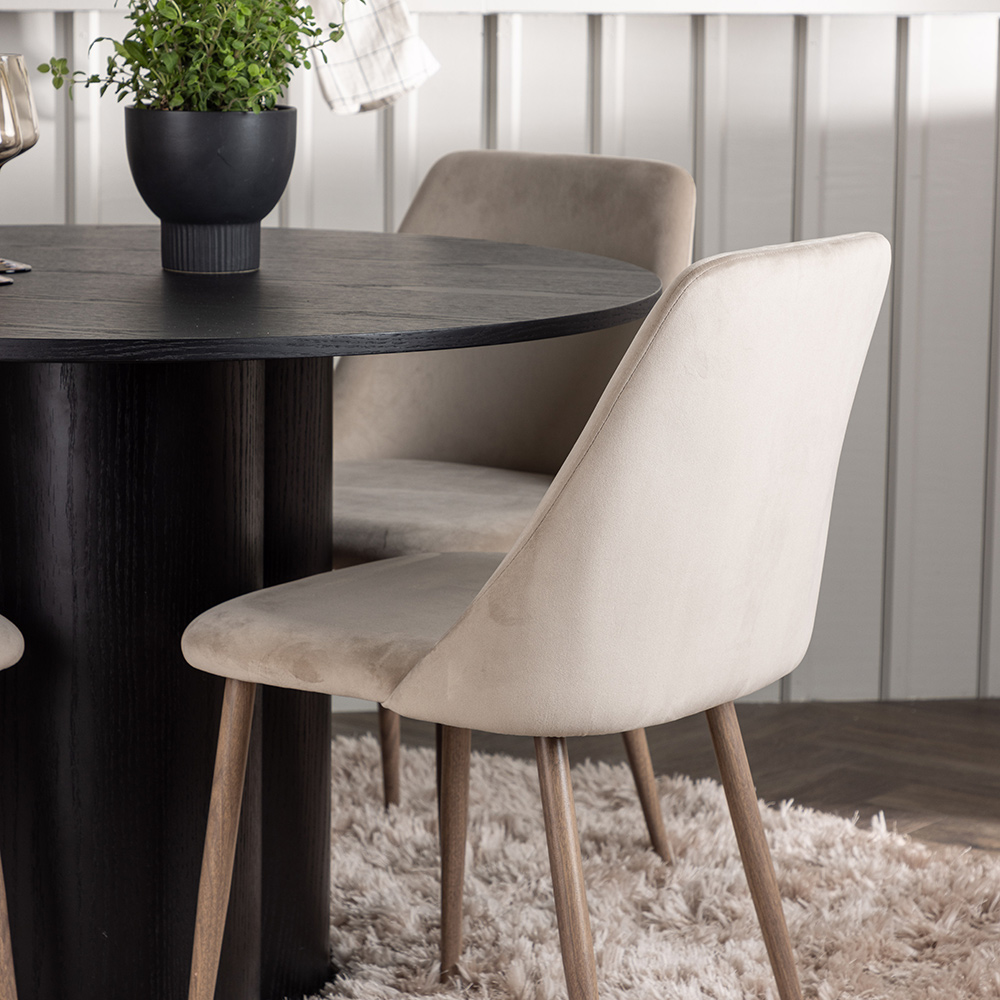Spisegruppe Venture Home Olivia Ø110 cm med 4 stk Night Stoler