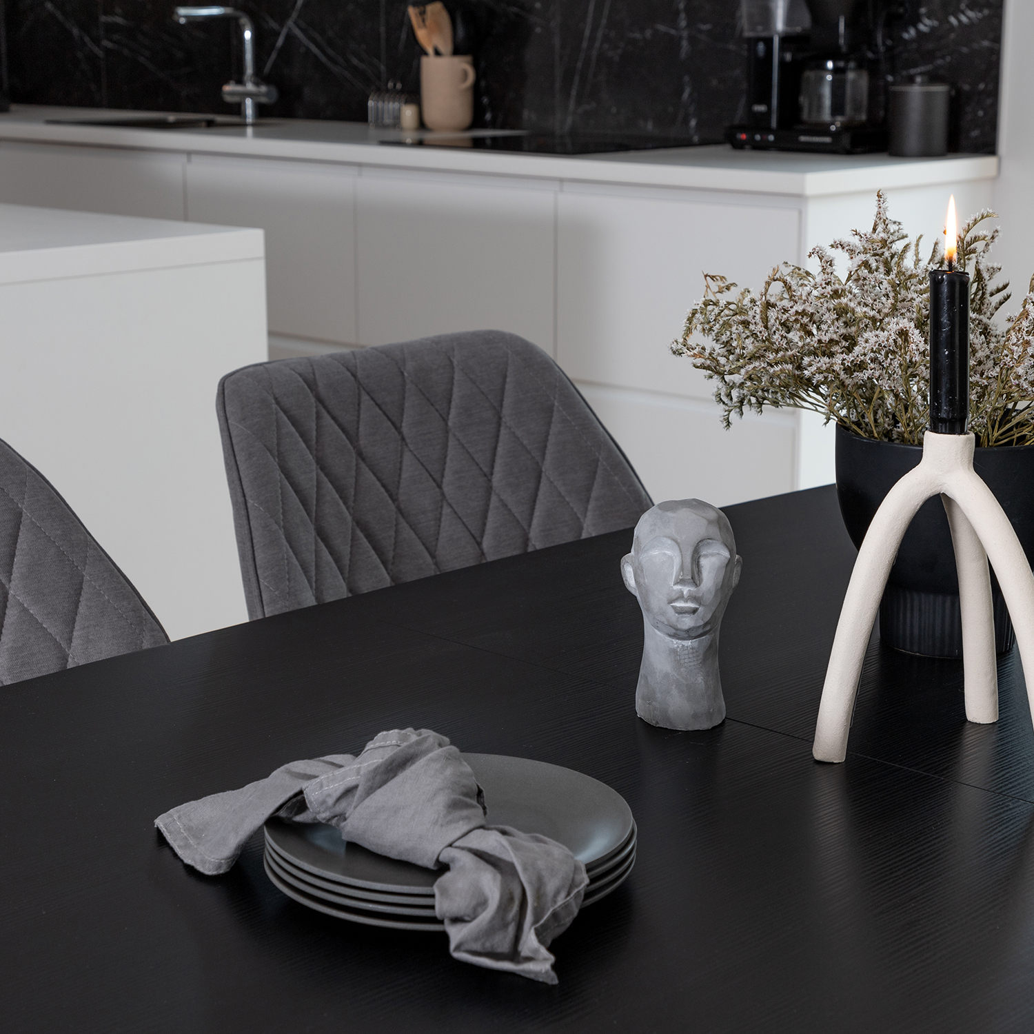 Spisegruppe Venture Home Ina med 4 Geneva Stoler