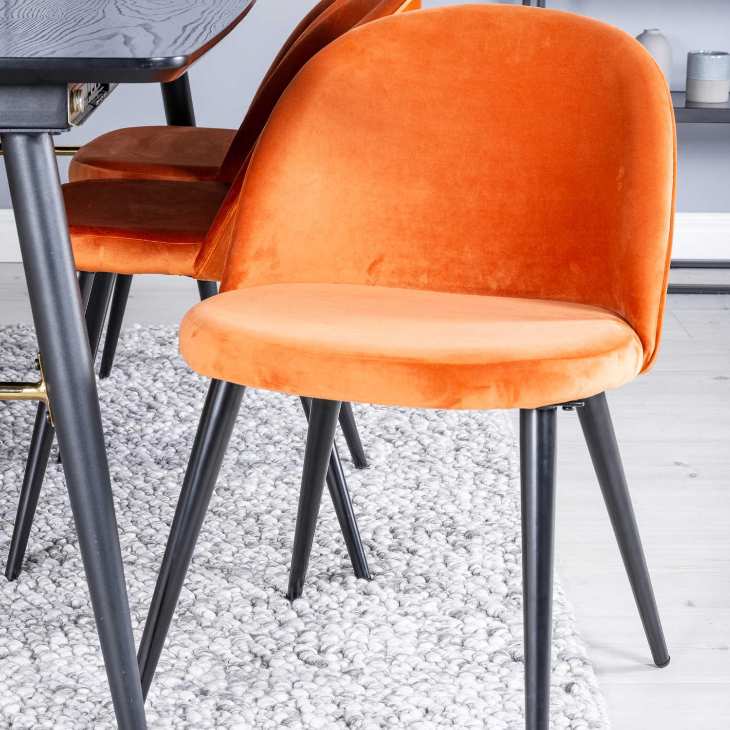 Spisegruppe Venture Home Gold med 6 Velvet Stoler