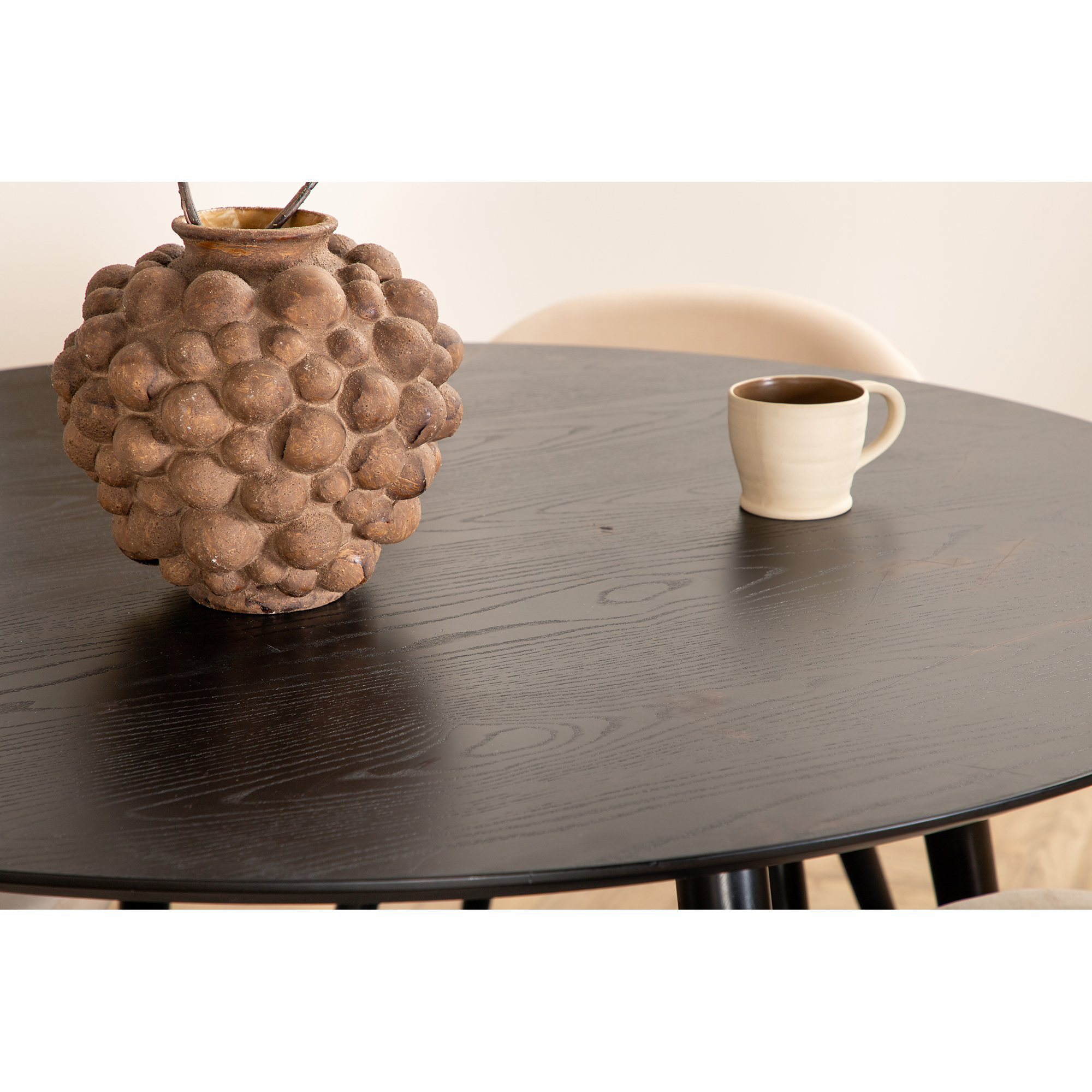Spisegruppe Venture Home Dipp Ø115 cm med 4 Velvet  Stitches Stoler